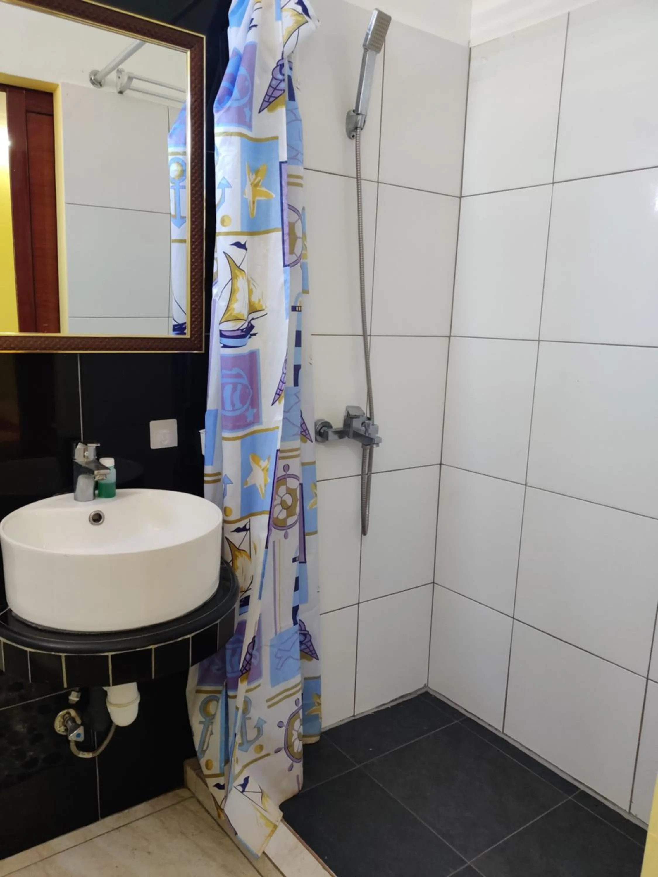 Bathroom in Bob Apartments