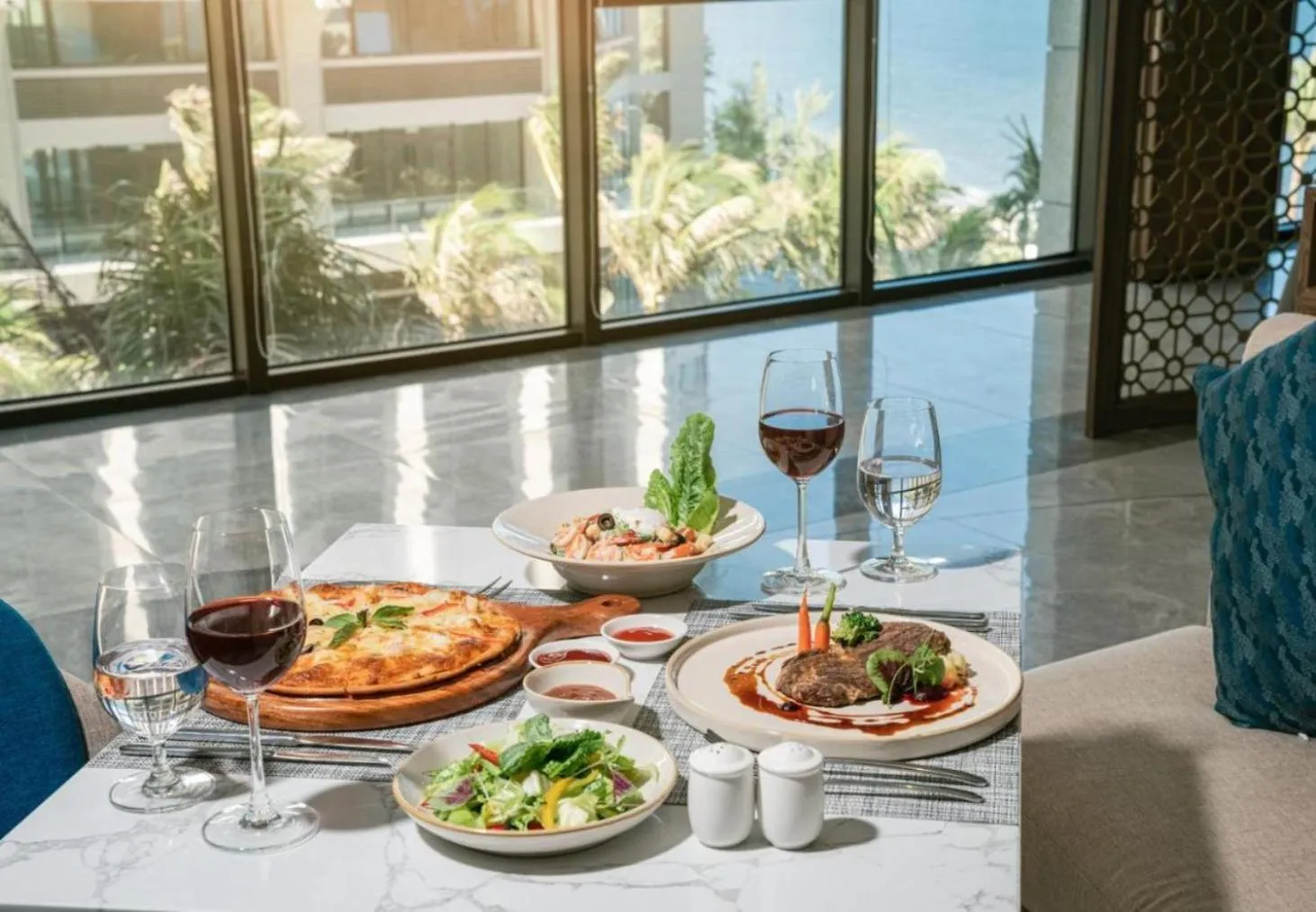 Restaurant/places to eat in Apec Mandala Chambay Mũi Né