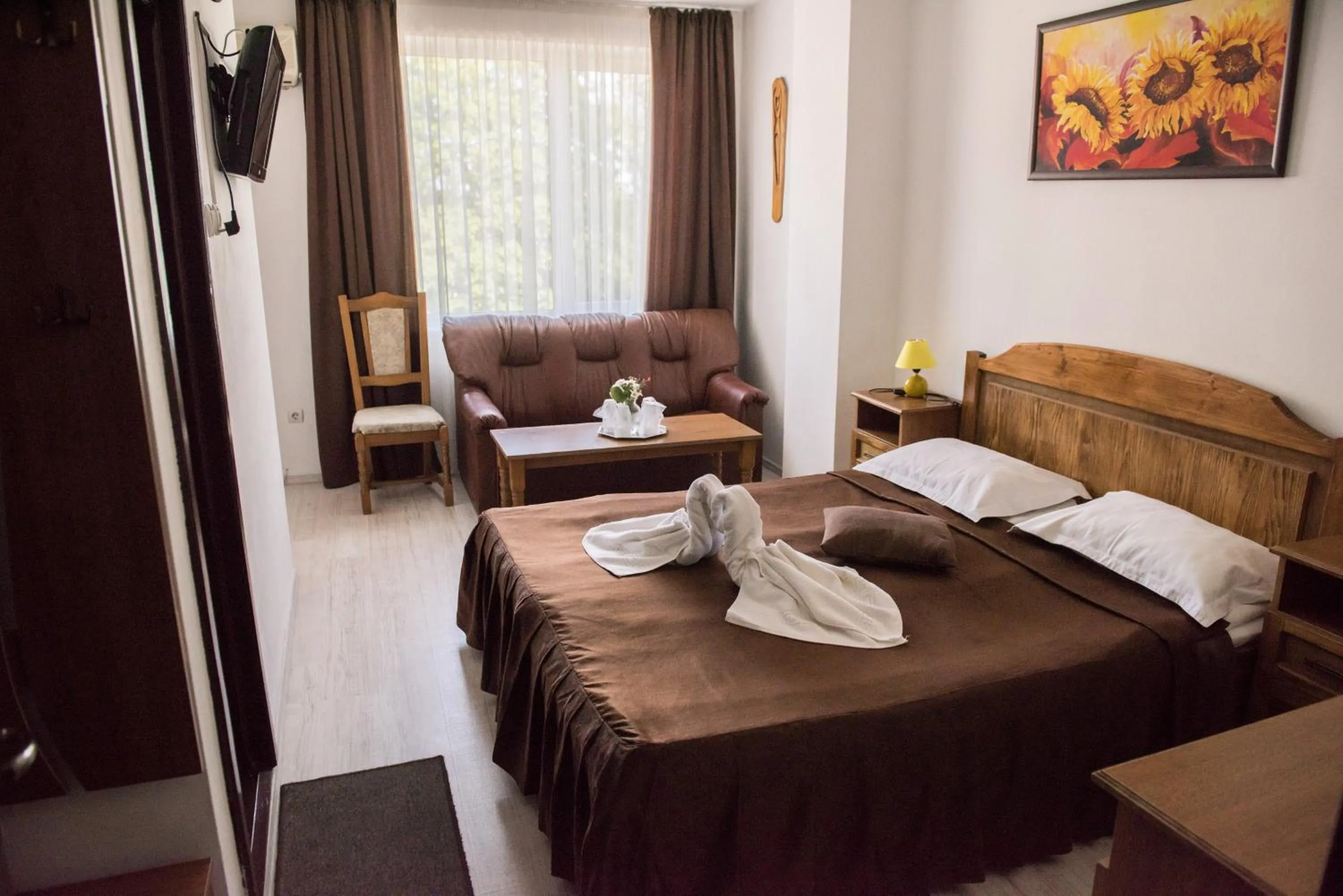 Photo of the whole room, Bed in Hotel Dynes