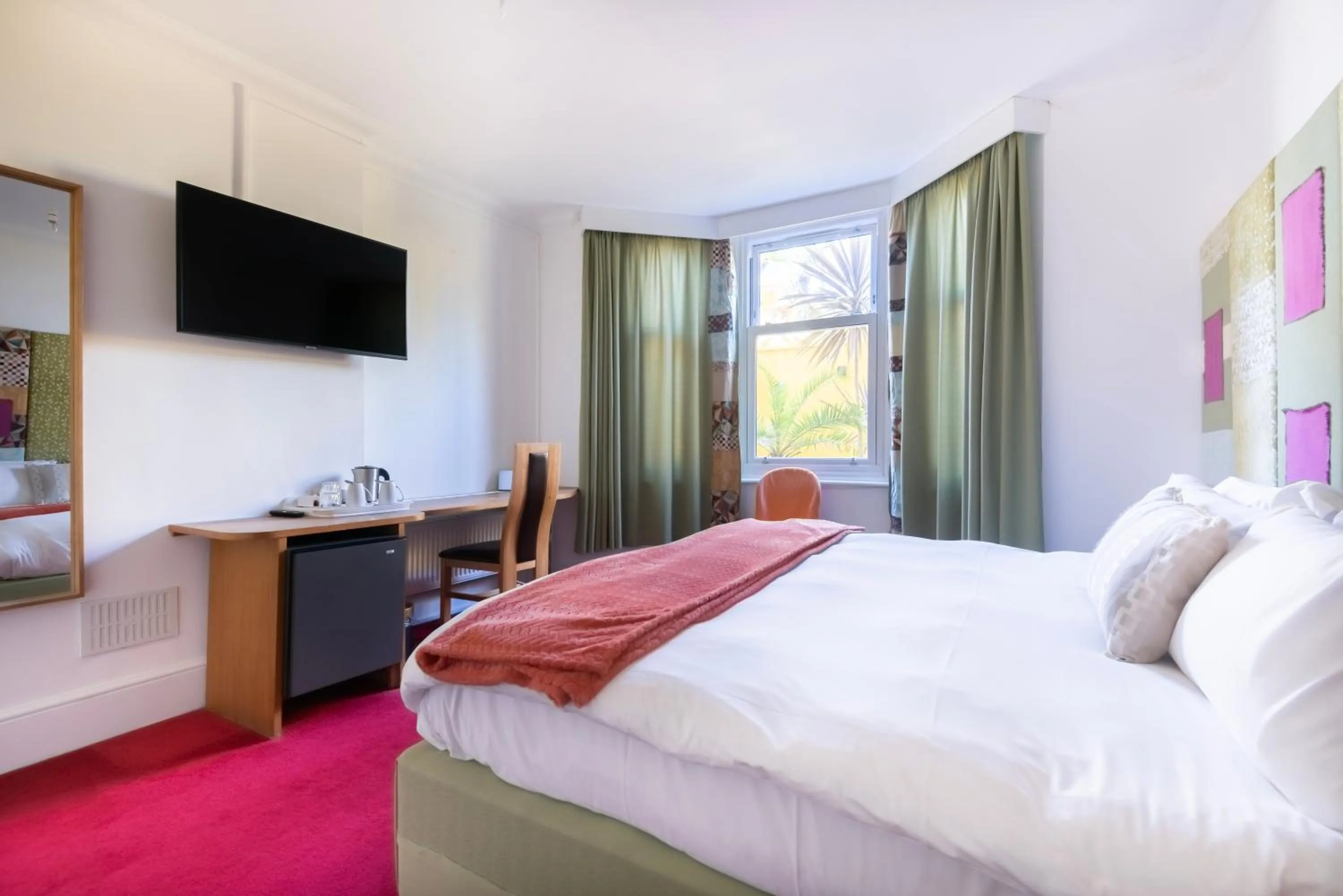 TV and multimedia, Bed in INNit Cavalaire