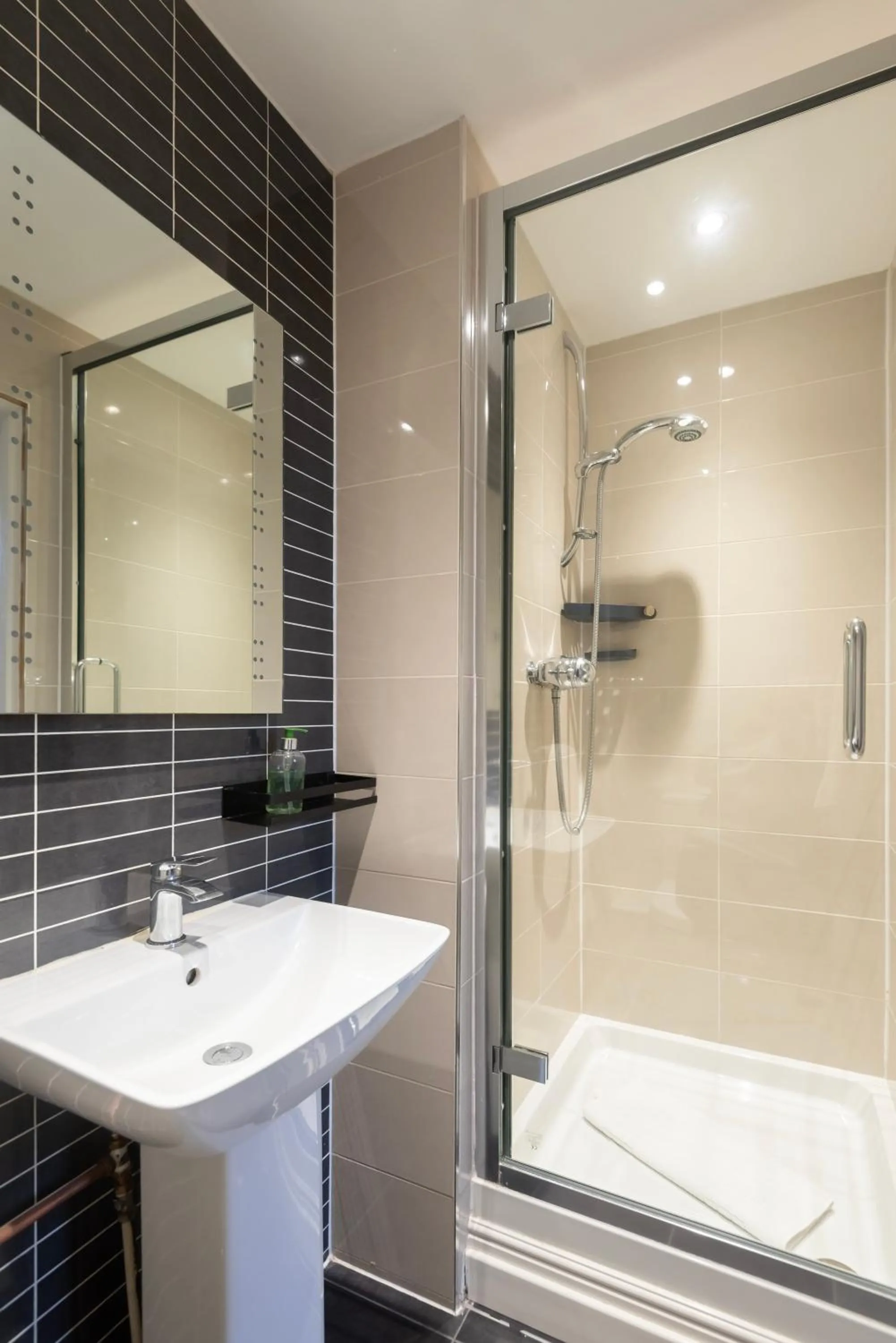 Shower in INNit Cavalaire