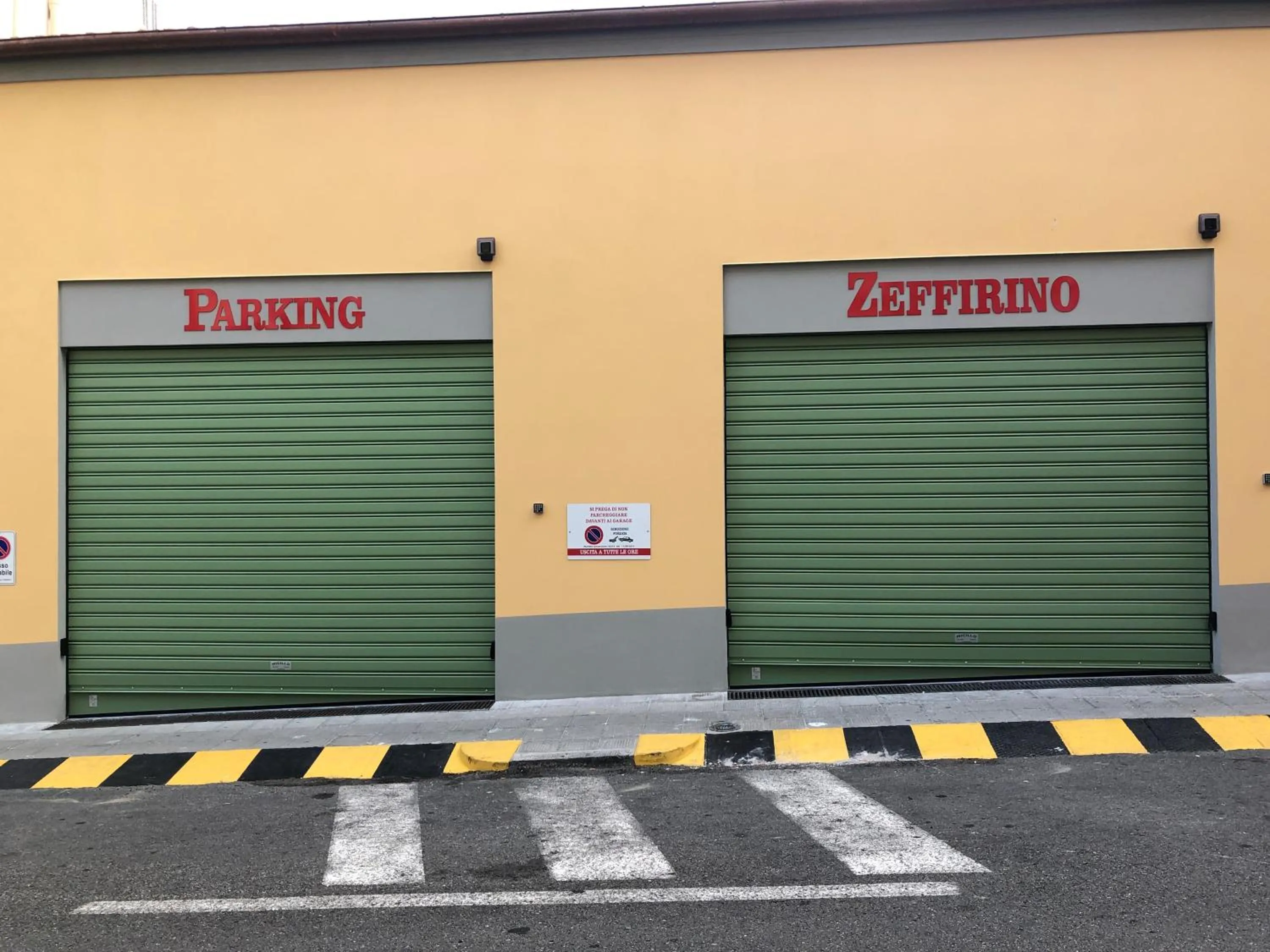 Parking in Casa Zeffirino