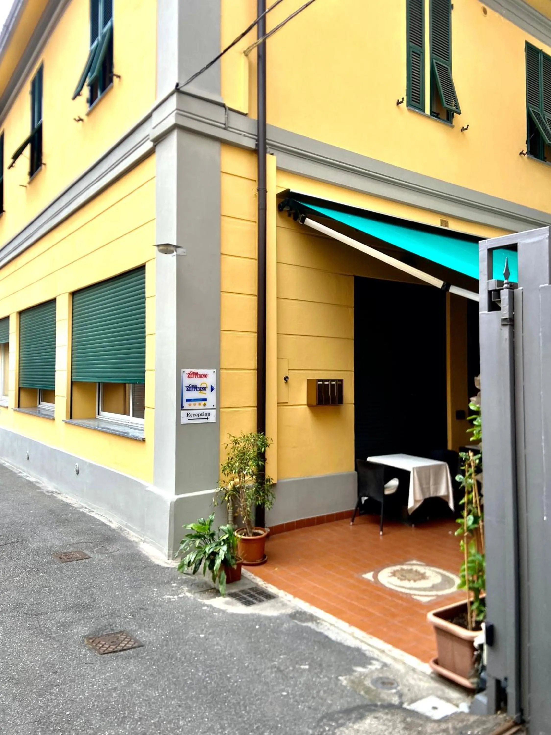 Property building in Casa Zeffirino