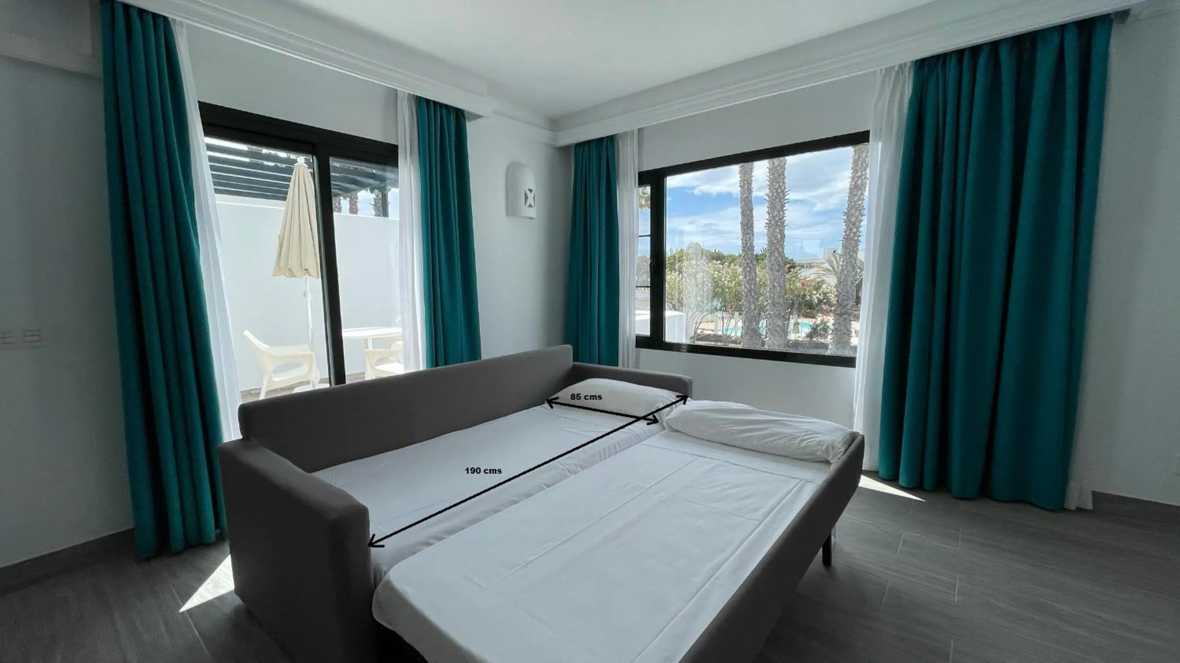 Bed in Palmeras Garden