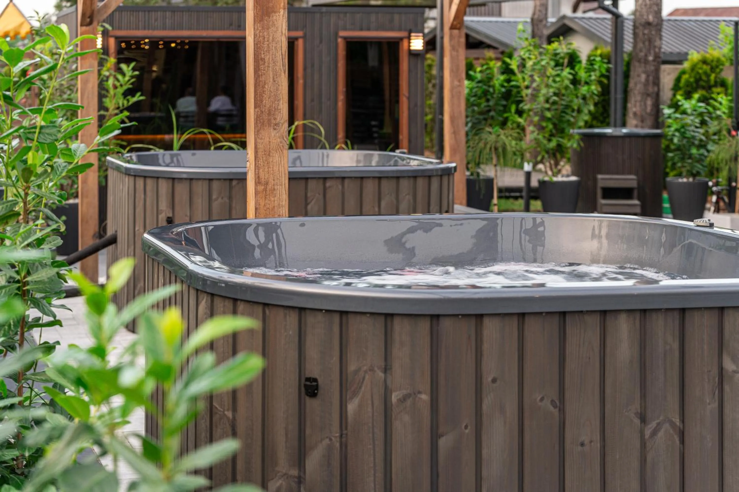 Old Tree Home & Restaurant