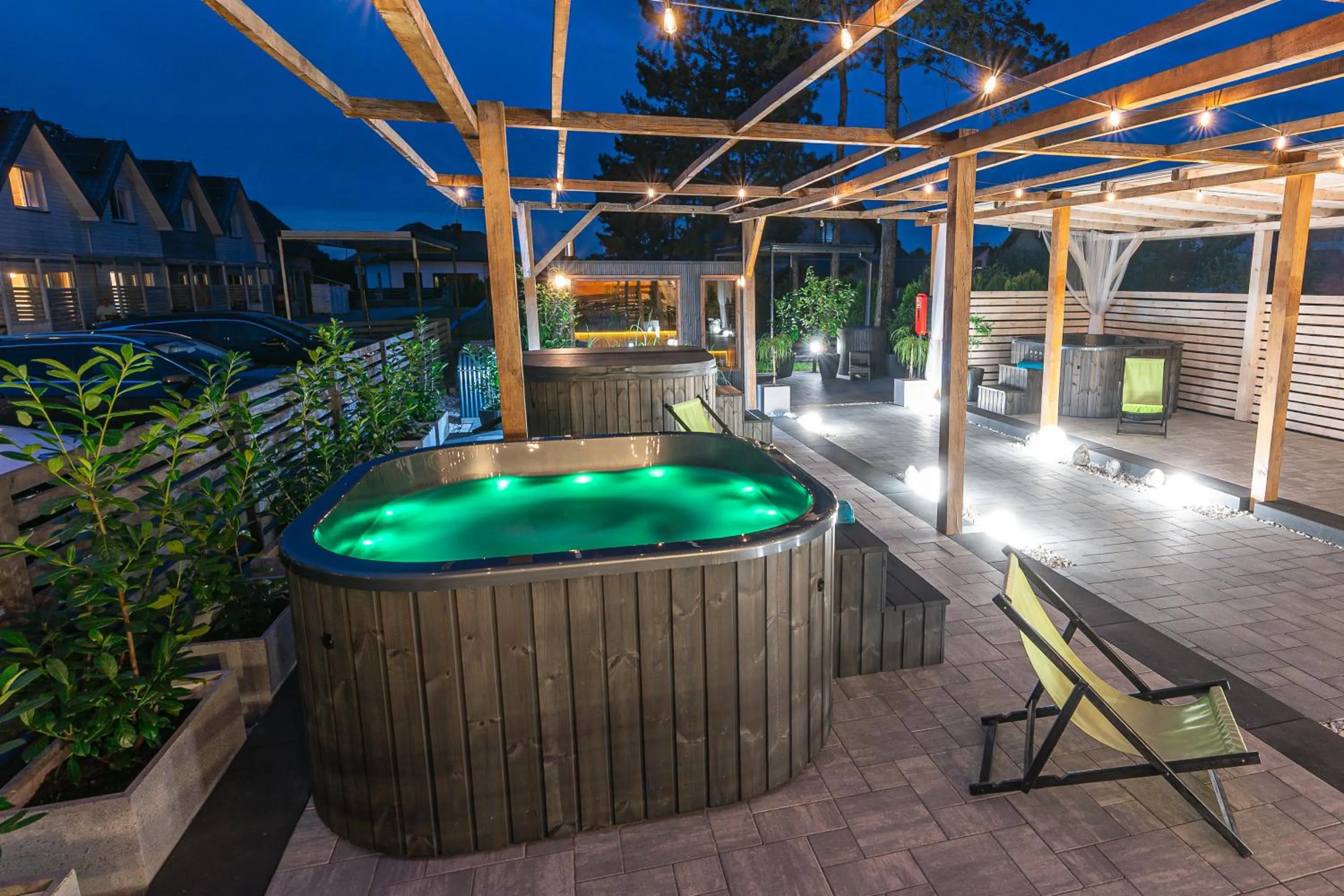 Old Tree Home & Restaurant