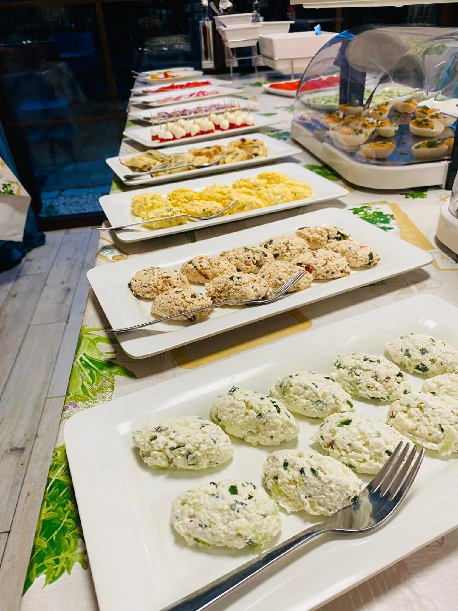 Buffet breakfast in Old Tree Home & Restaurant