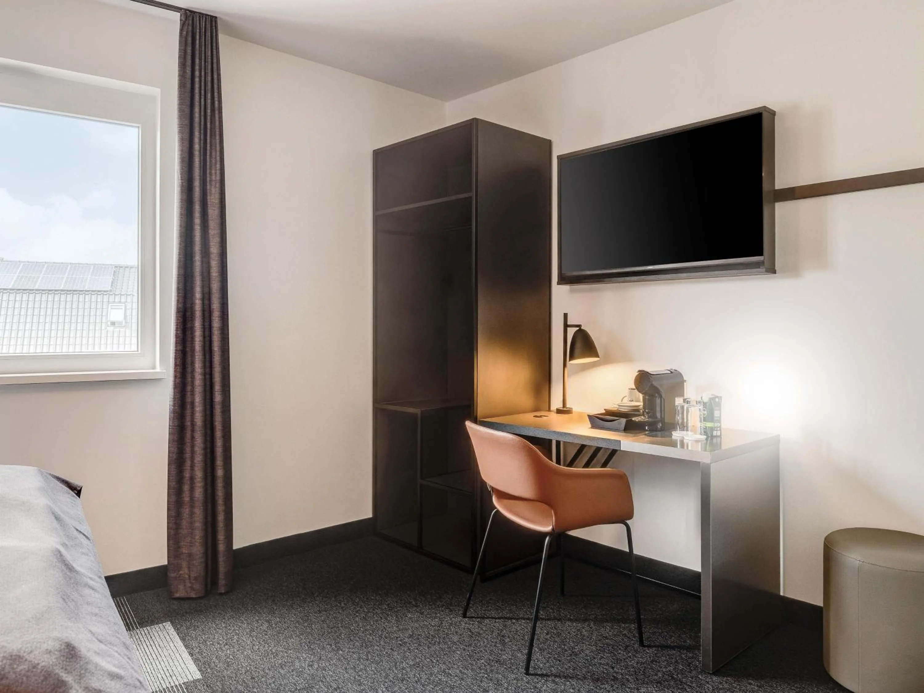 Photo of the whole room, Bed in B&B Hotel Oldenburg