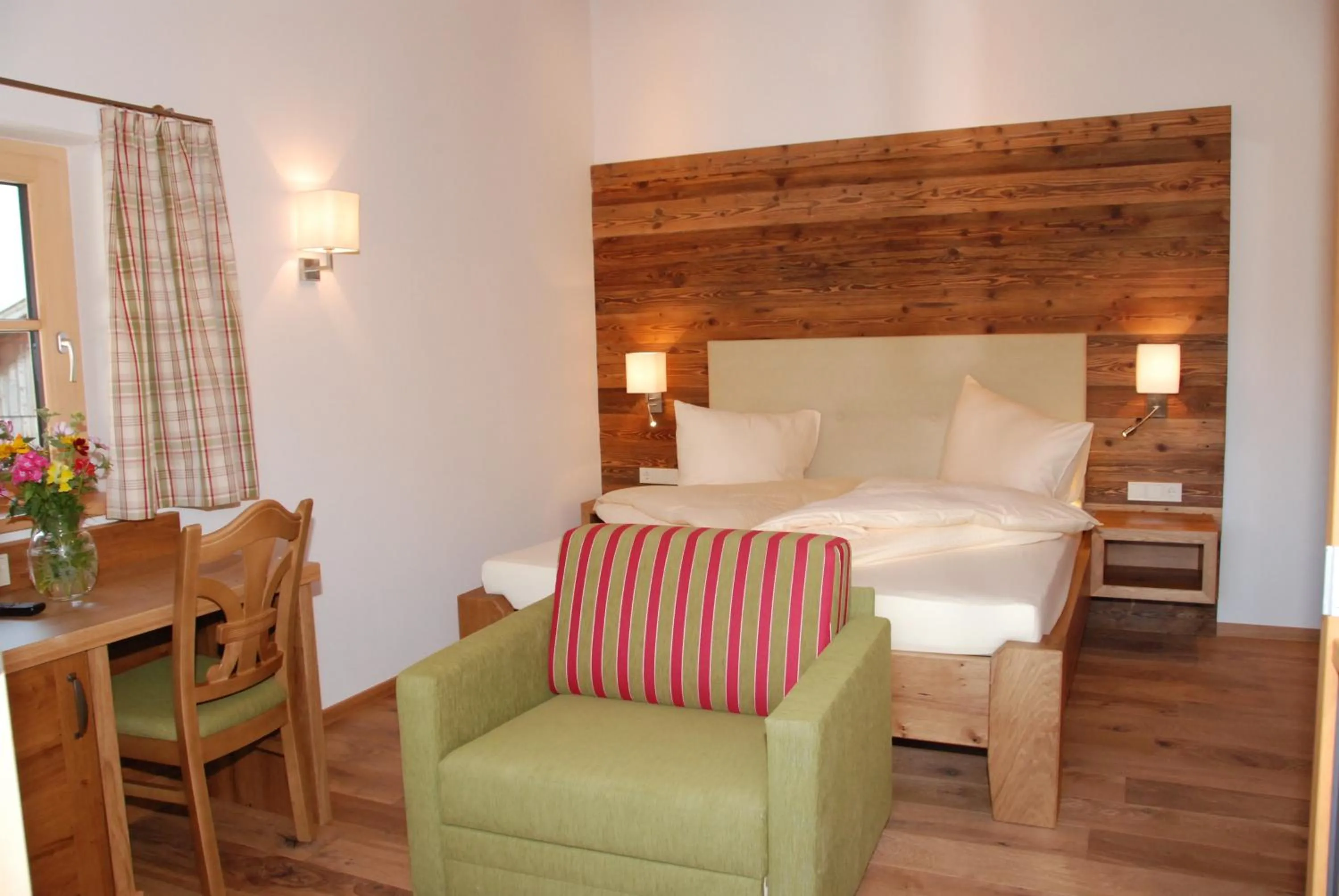 Photo of the whole room, Bed in Hotel Gasthof Erbhof Anderlhof