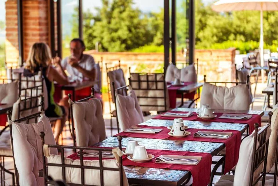 Restaurant/places to eat in Agriturismo & Cantina Tenuta Casteani