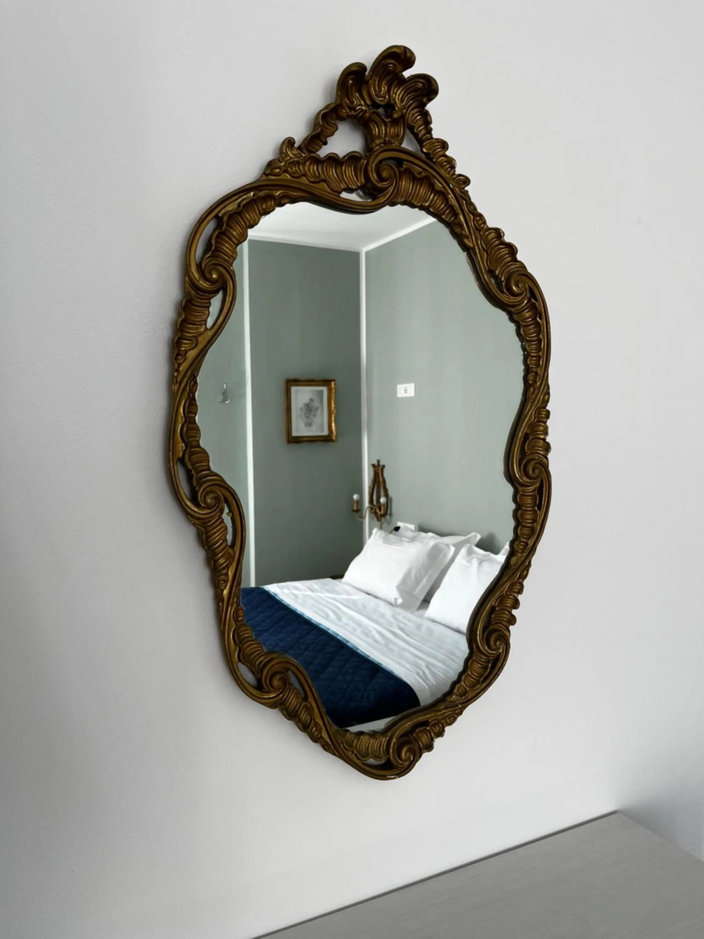 Photo of the whole room, Bed in Villa Tergeste