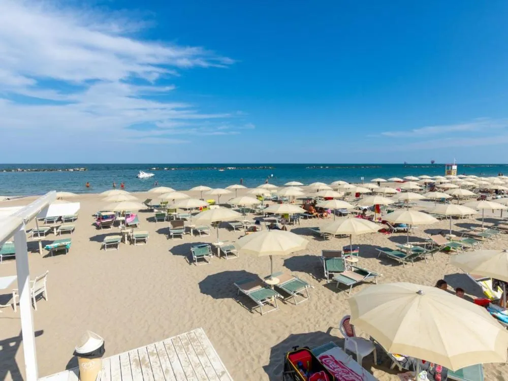 Hotel Marina Beach - Azzurro Club