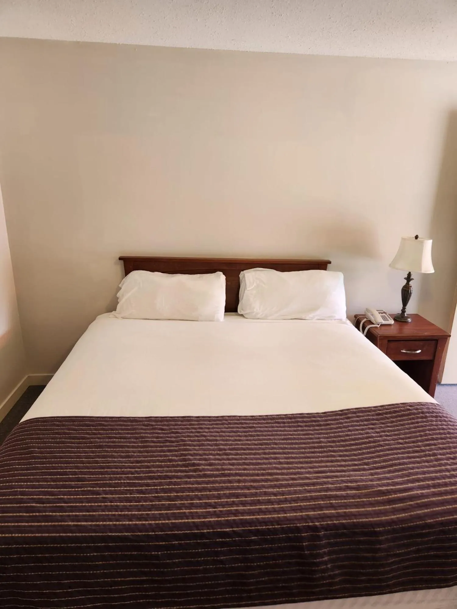 Bed in Grantview Inn