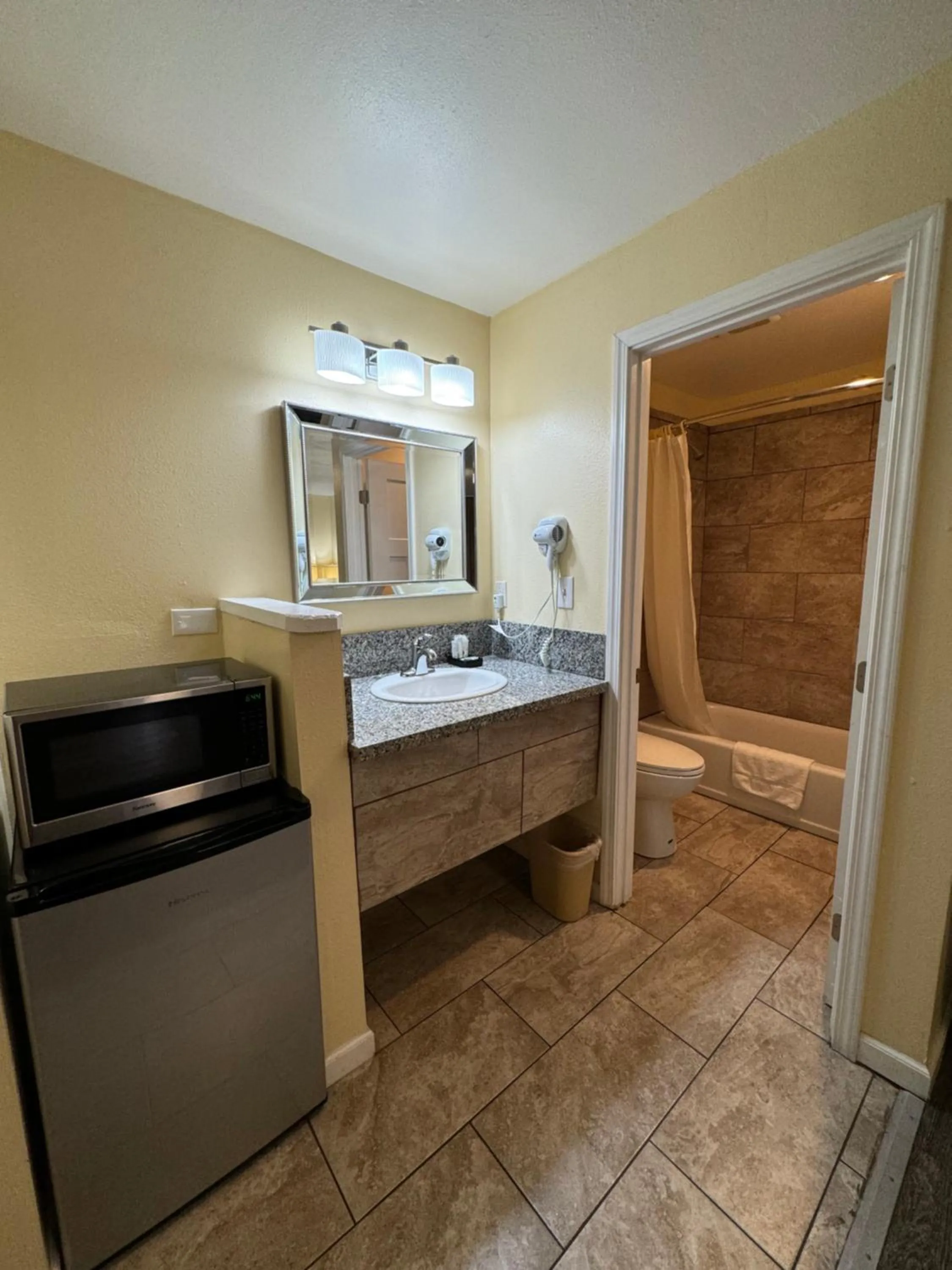 Relax Inn of Medford