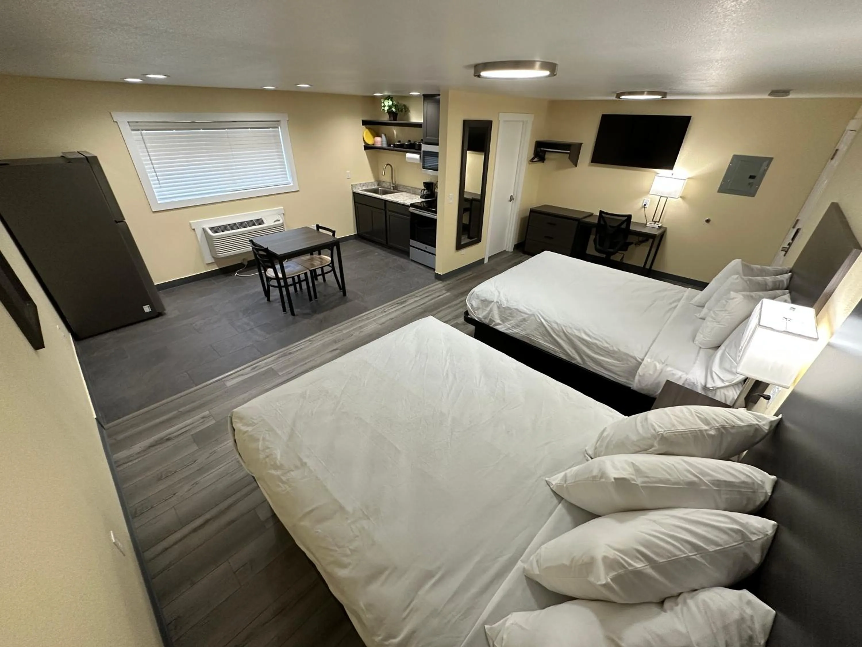 Bed in Relax Inn of Medford