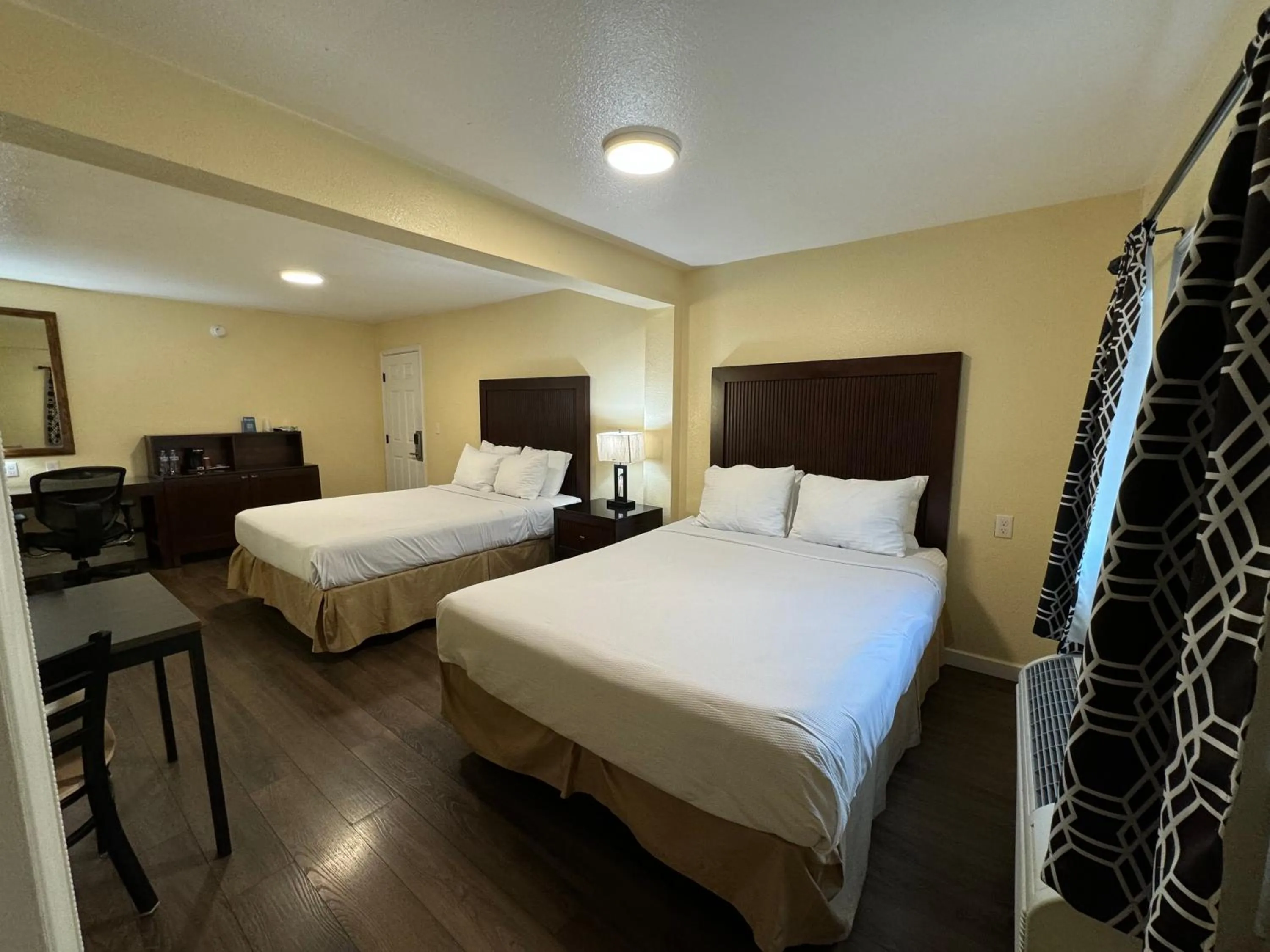 Bed in Relax Inn of Medford