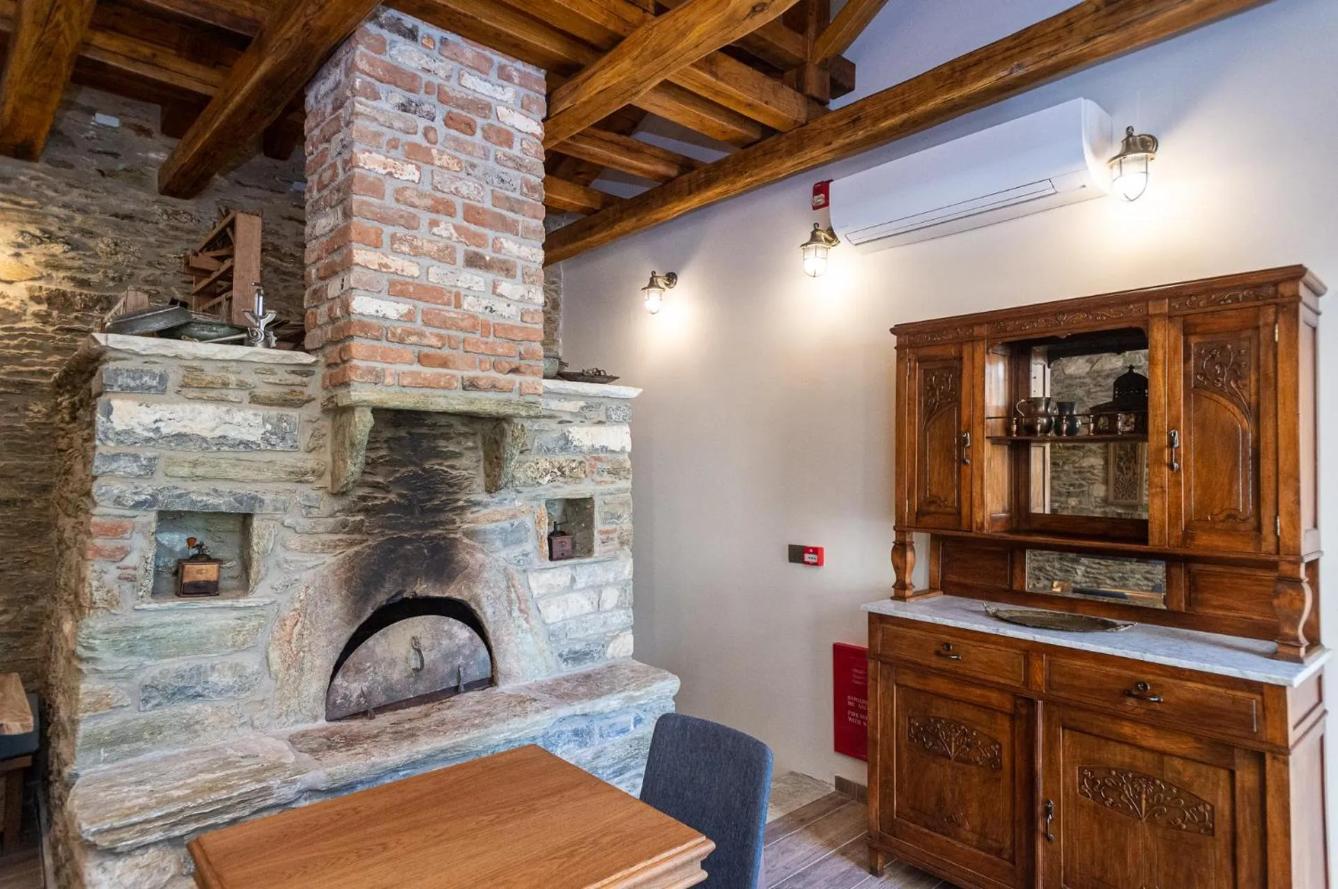 Decorative detail in Nostos Country House