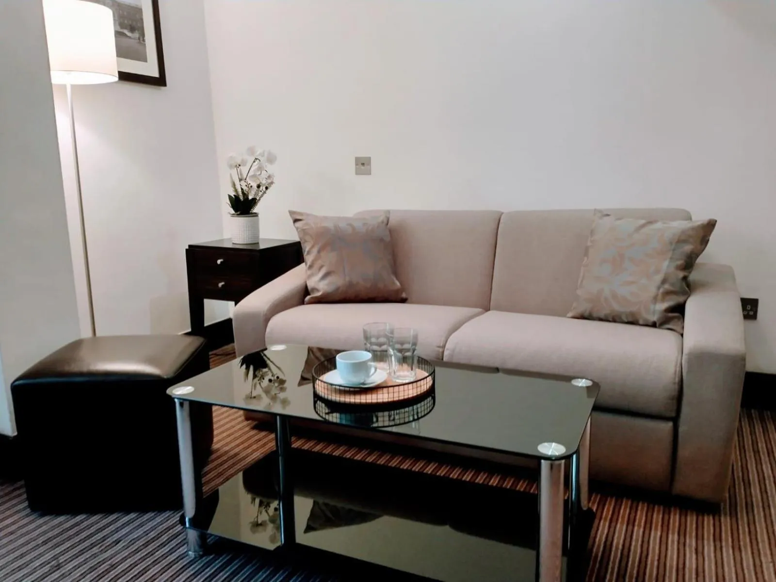 Seating area in Hotel Edward Paddington