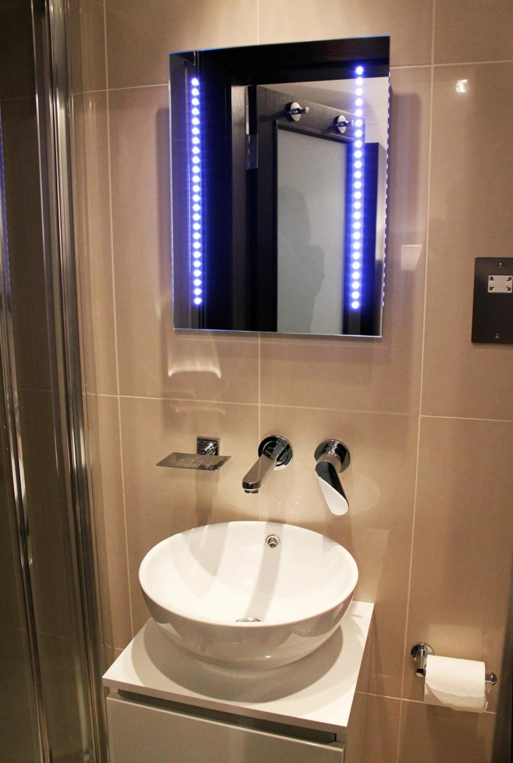 Bathroom in Hotel Edward Paddington