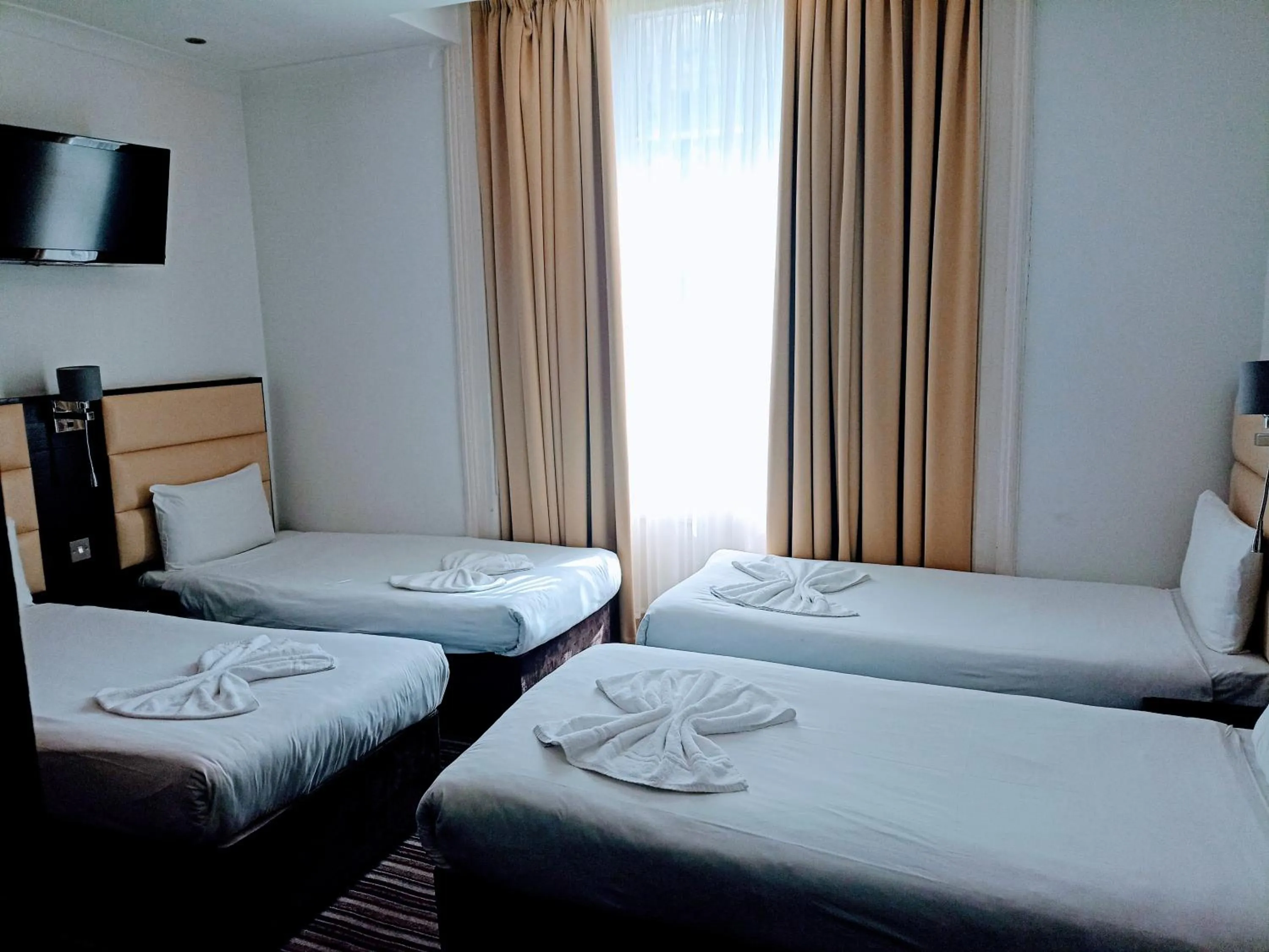 Bedroom, Bed in Hotel Edward Paddington