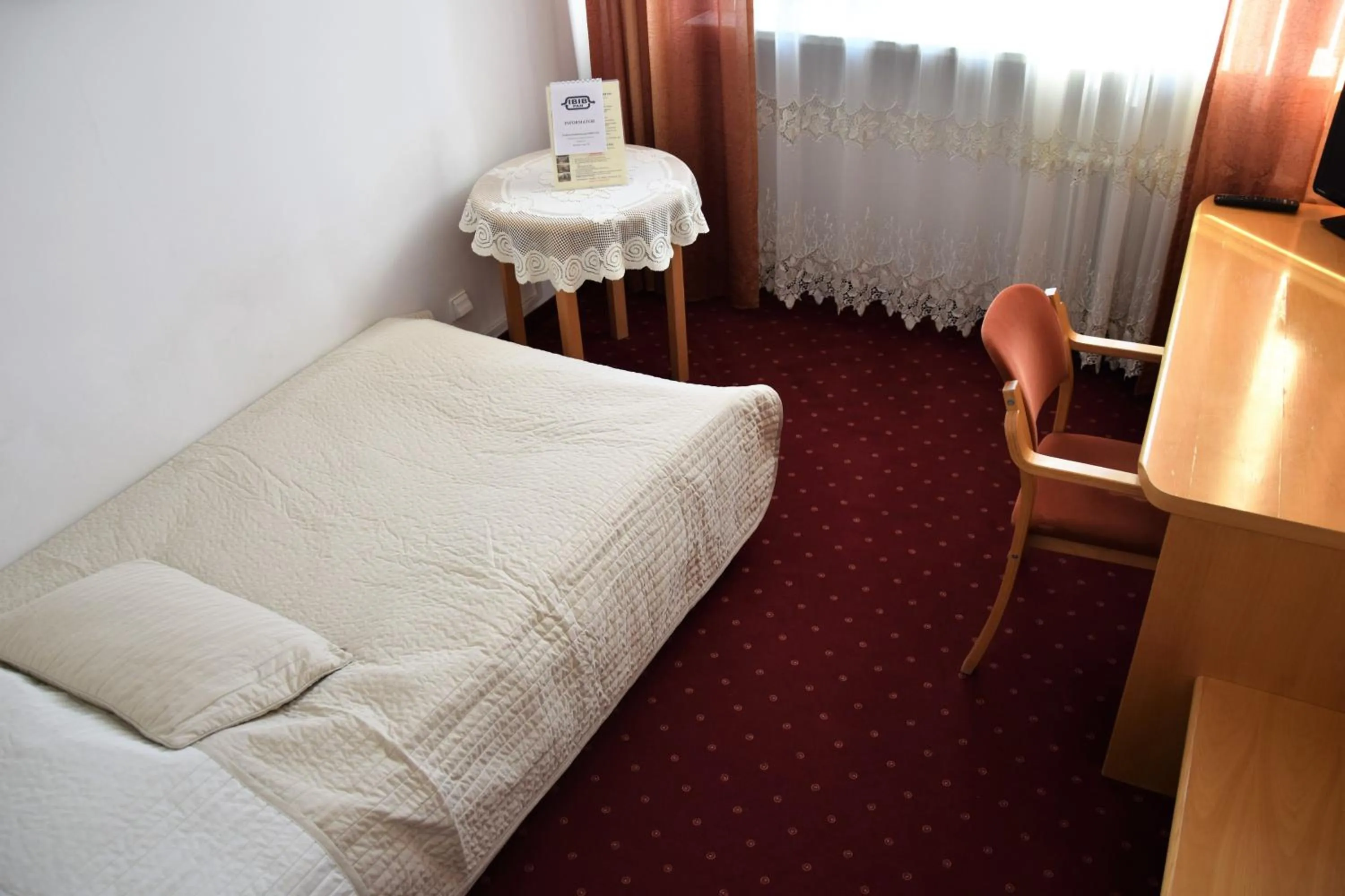 Bed in Centrum Konferencyjne IBIB PAN