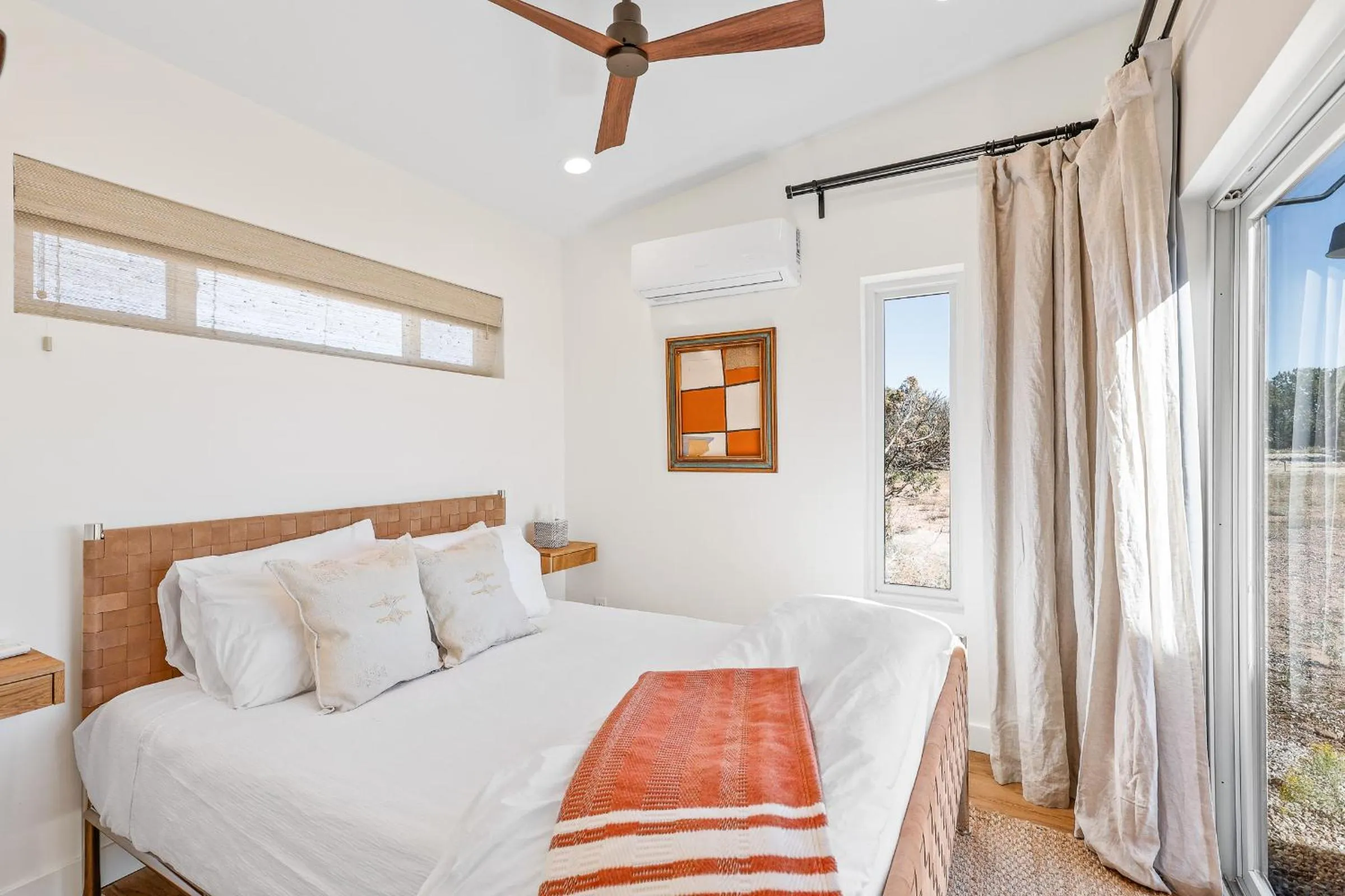 Bedroom, Bed in The Grand Canyon Headquarters