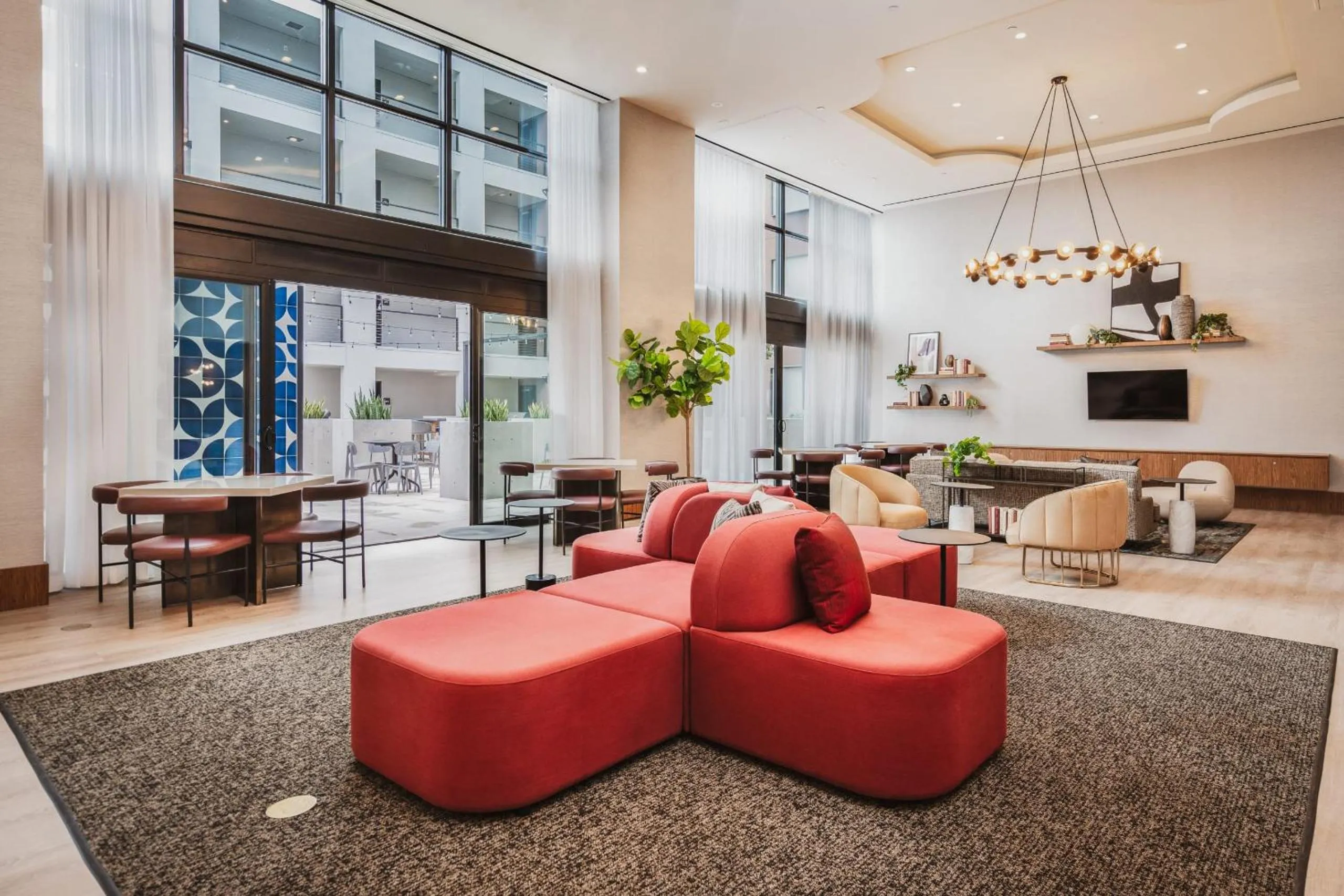 Communal lounge/ TV room in Level Hollywood