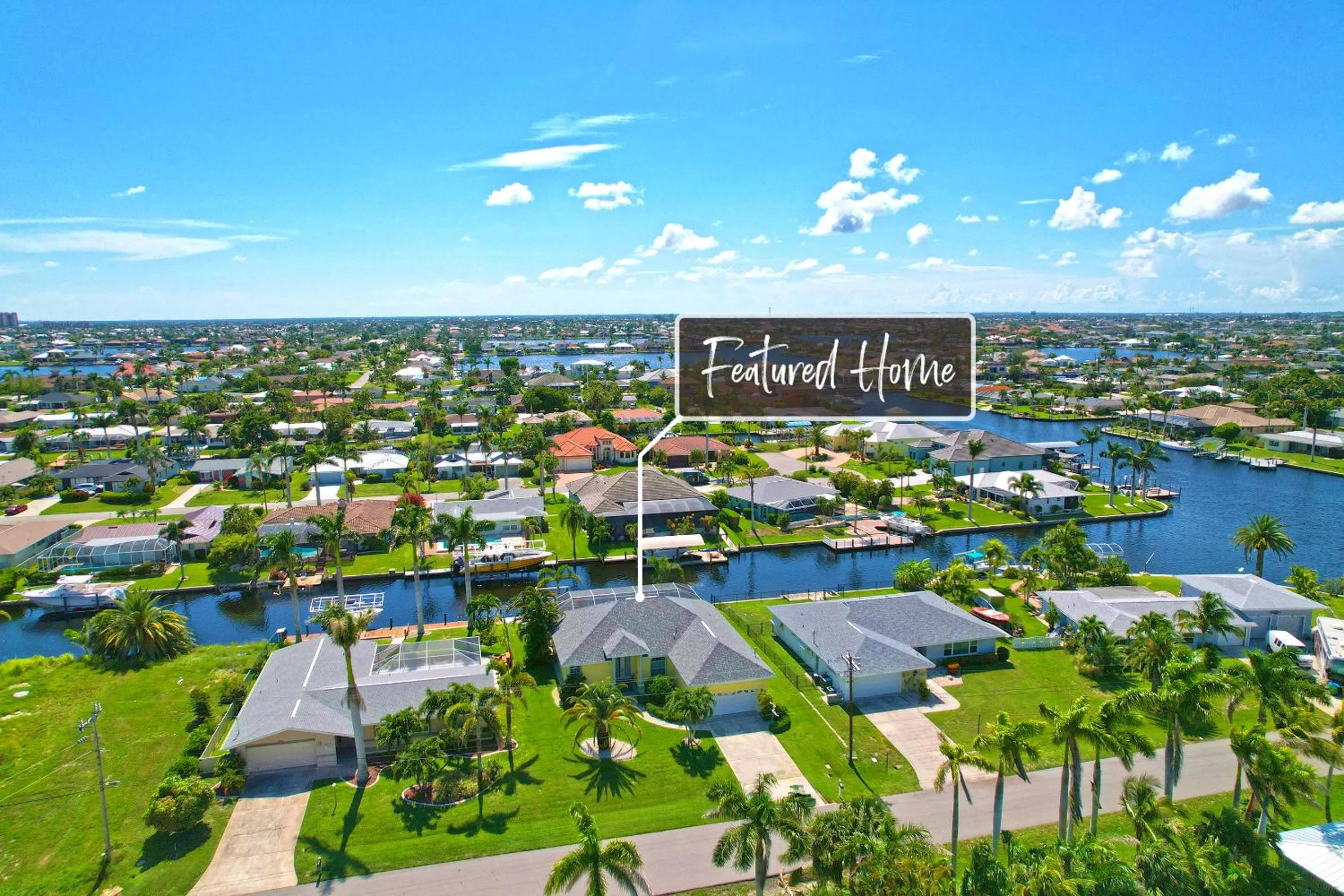 Bird's eye view in Quiet and relaxing waterfront paradise with direct access to the Gulf of Mexico, Villa Just for Sun