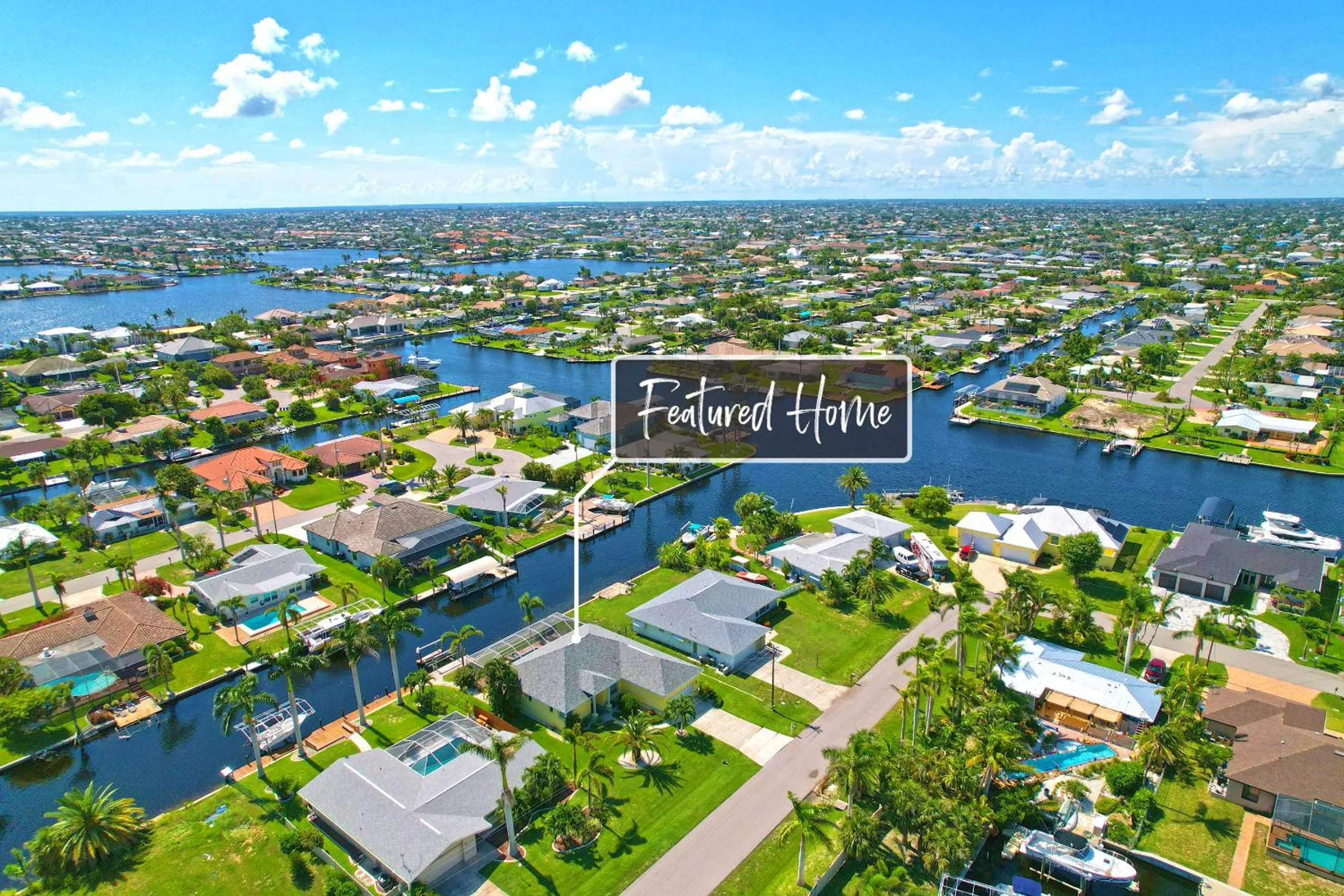 Bird's eye view in Quiet and relaxing waterfront paradise with direct access to the Gulf of Mexico, Villa Just for Sun