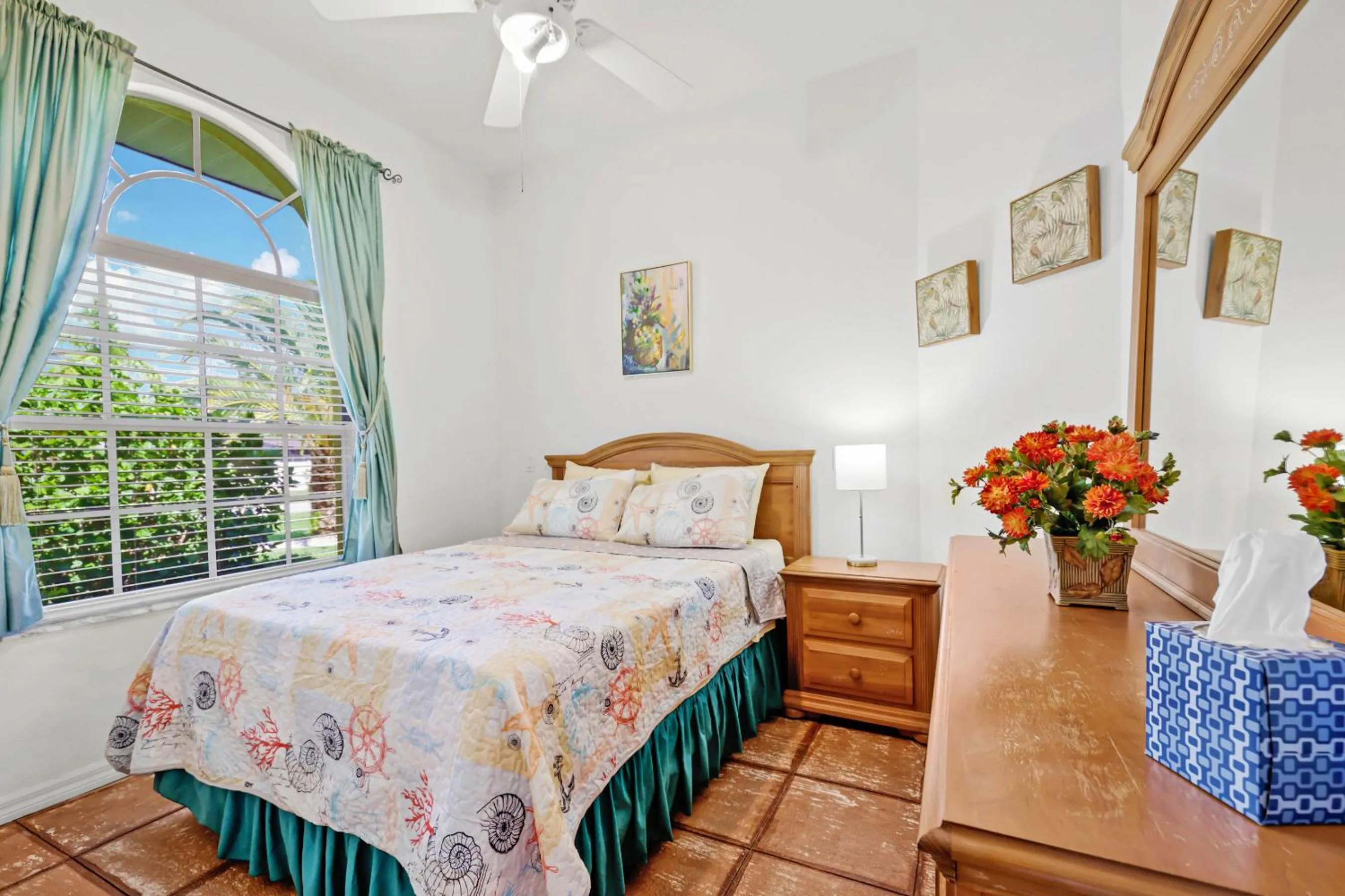 Bedroom, Bed in Quiet and relaxing waterfront paradise with direct access to the Gulf of Mexico, Villa Just for Sun