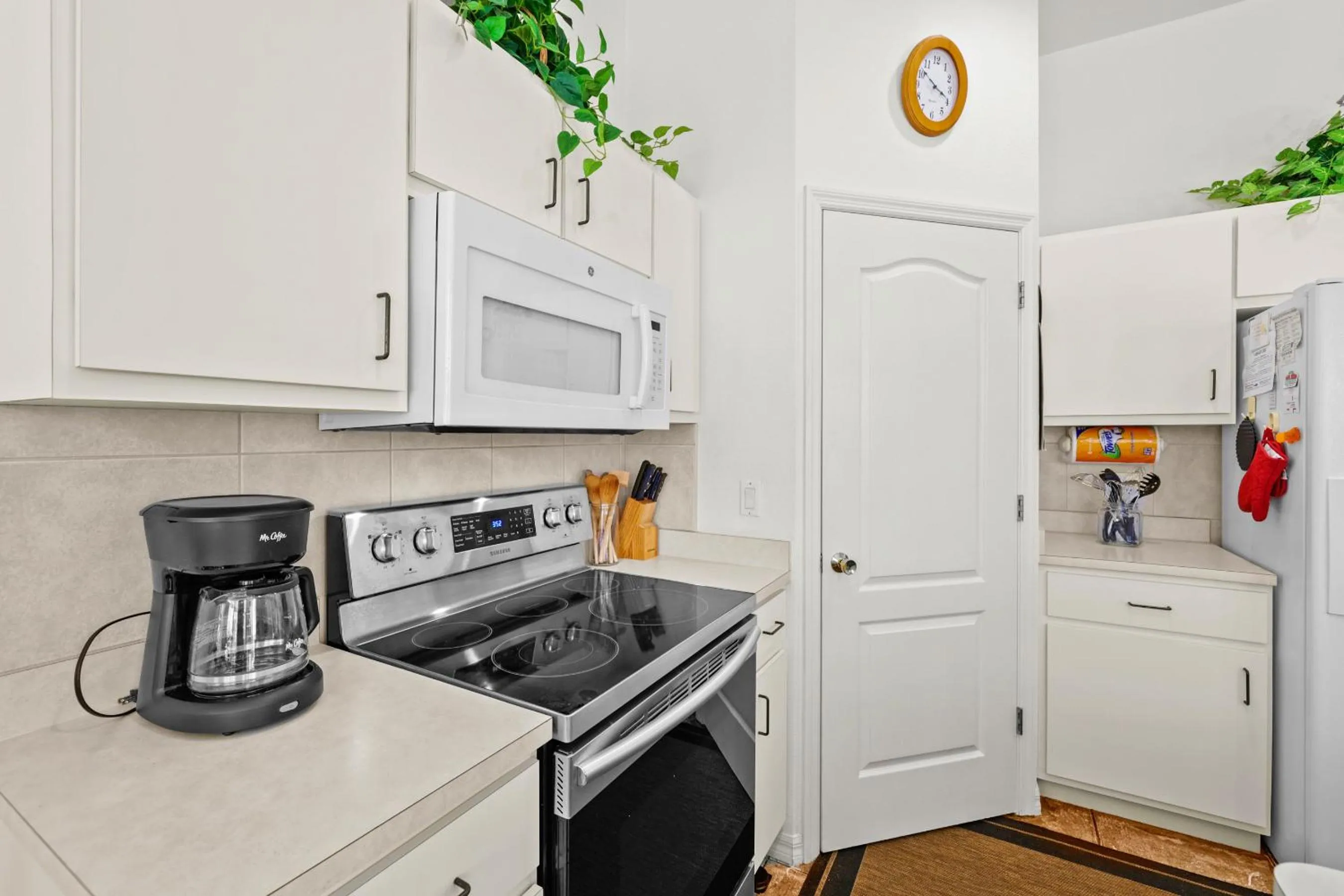Kitchen or kitchenette in Quiet and relaxing waterfront paradise with direct access to the Gulf of Mexico, Villa Just for Sun