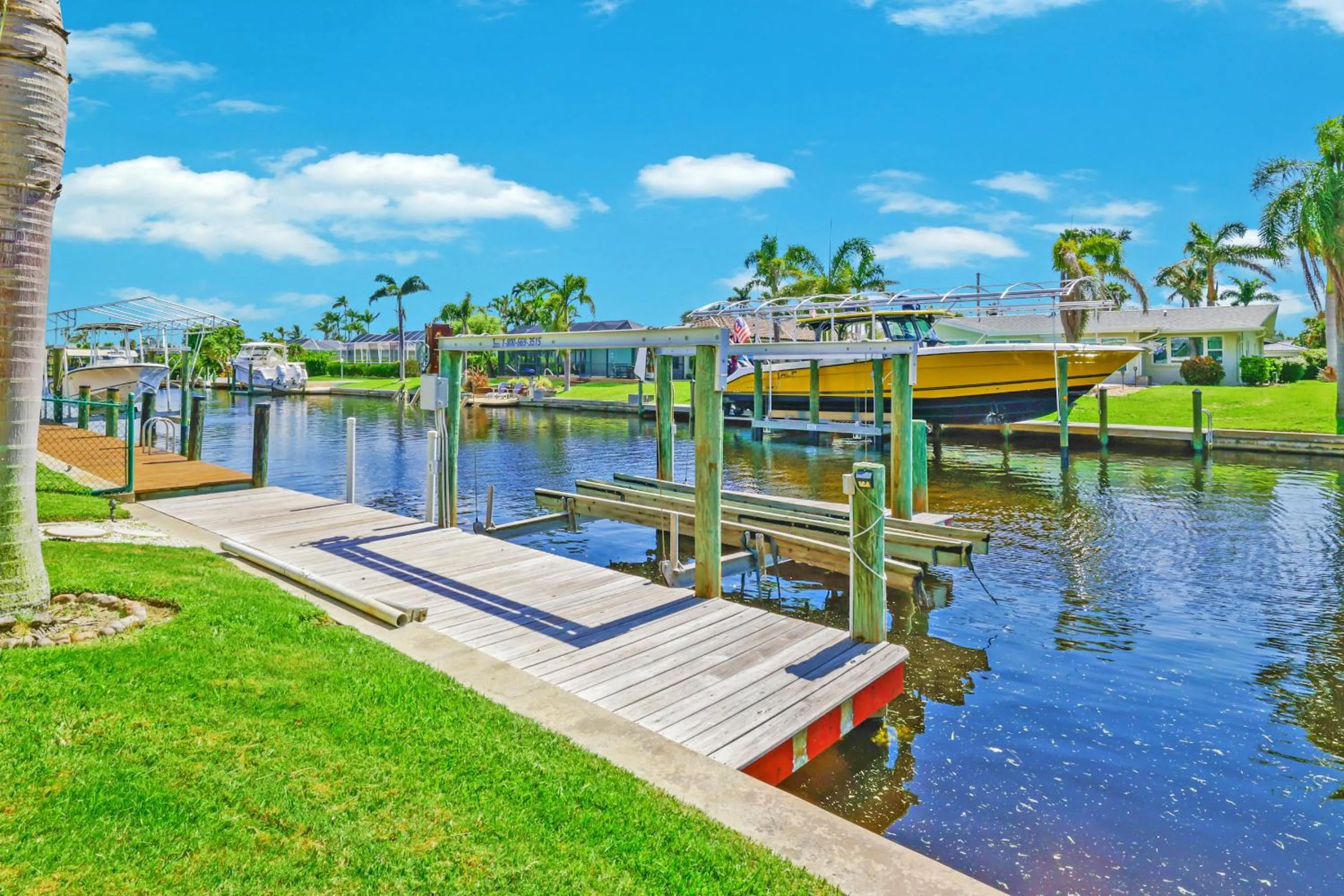River view in Quiet and relaxing waterfront paradise with direct access to the Gulf of Mexico, Villa Just for Sun