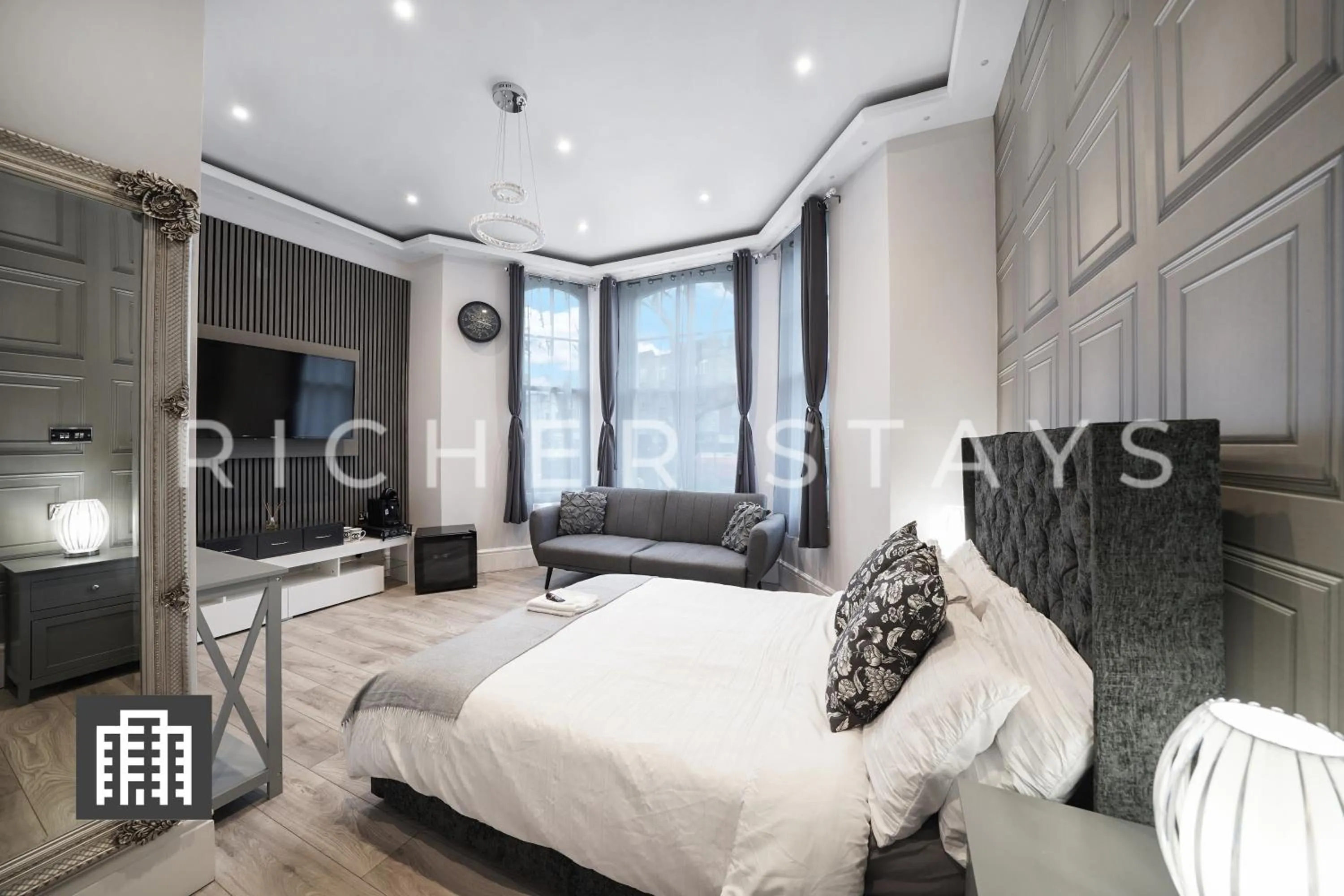 Hackney Suites - En-suite rooms & amenities