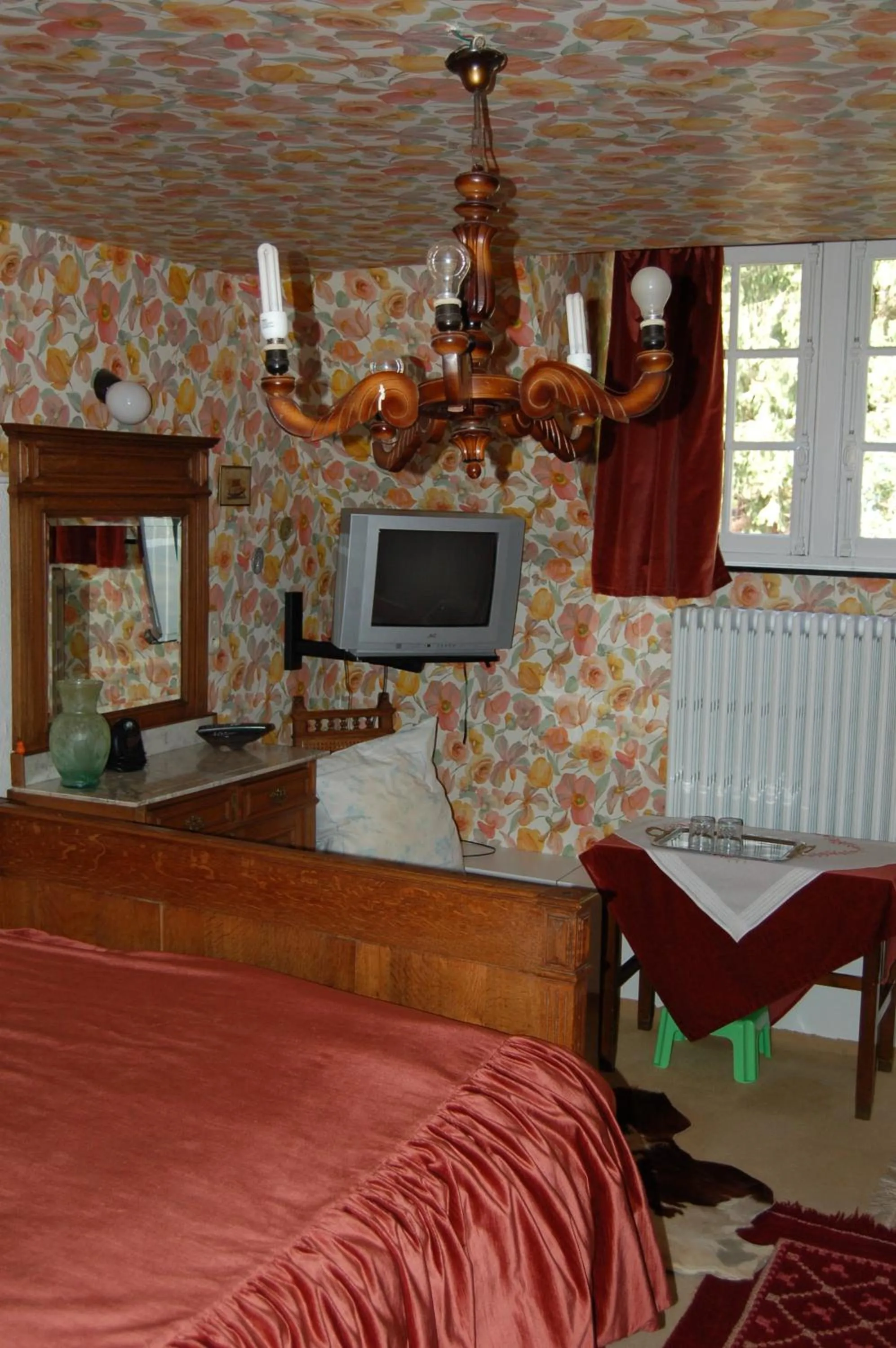 Photo of the whole room, Bed in B&B Les Genêts