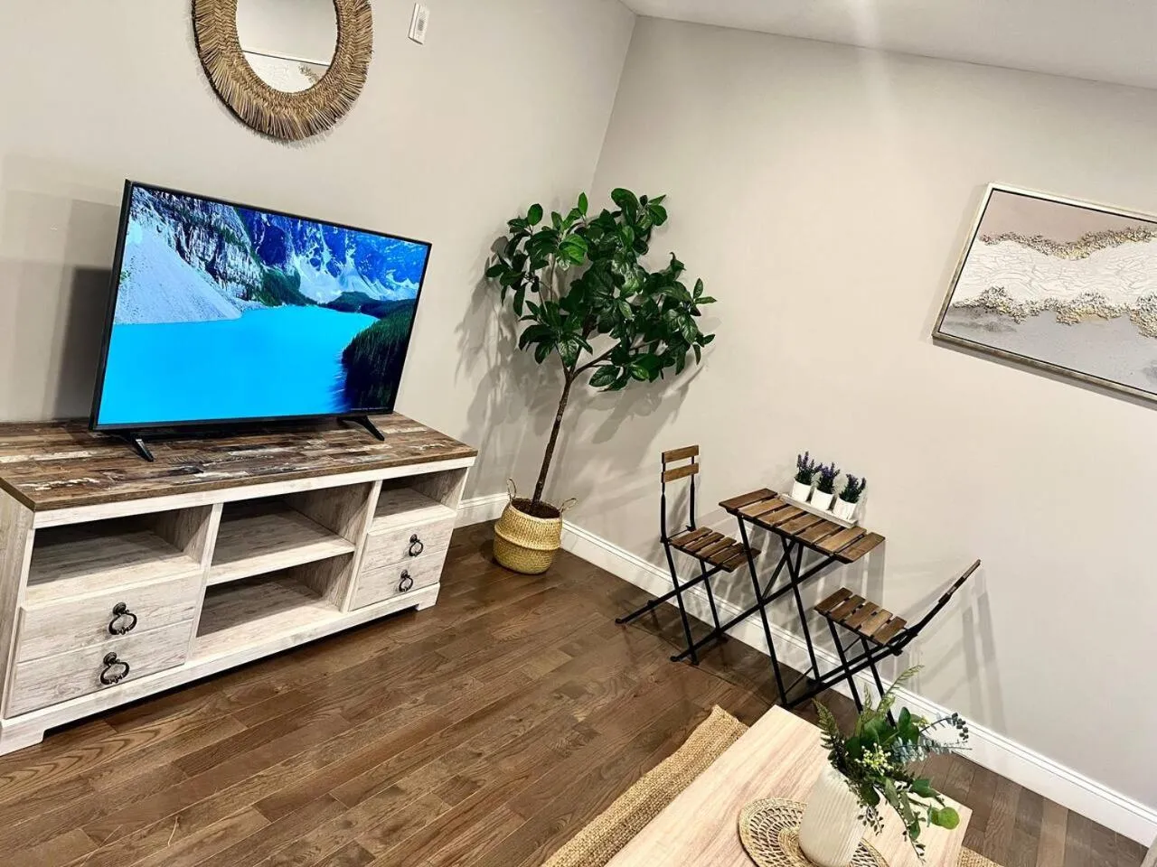 302 Comfy Cabin 1BD with city view in Center city