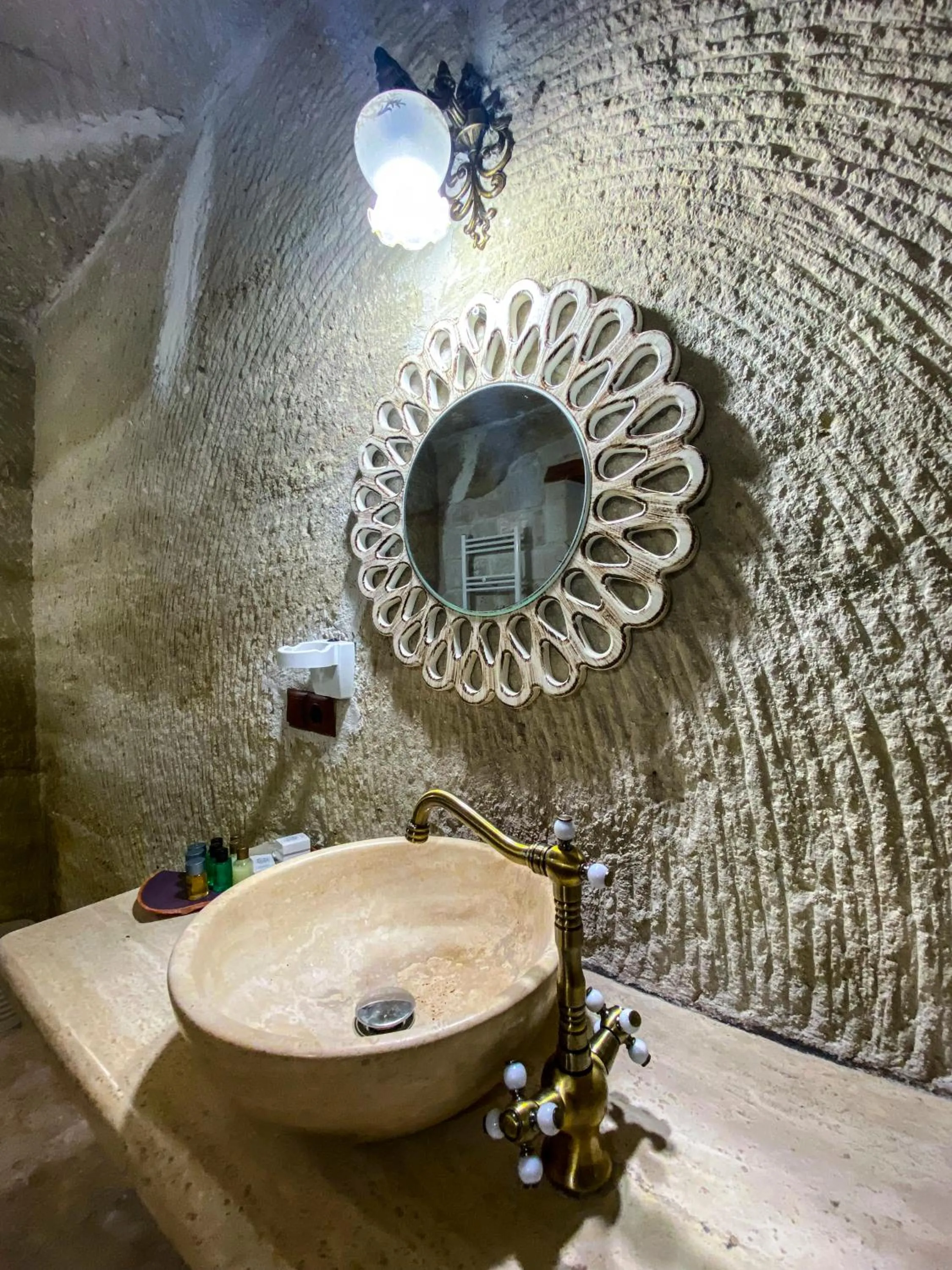 Bathroom in Milagre Cave Hotel