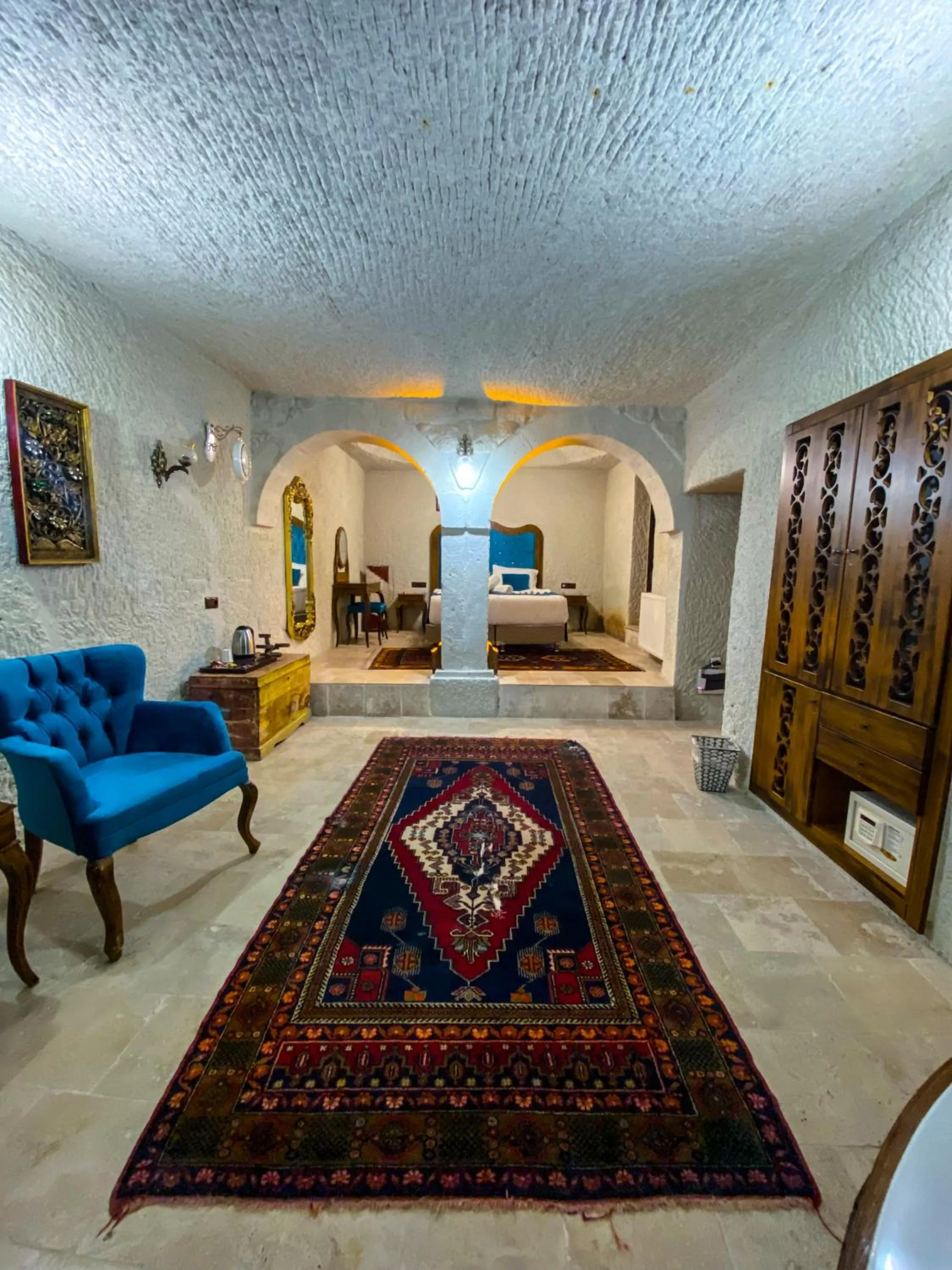 Bed, Seating Area in Milagre Cave Hotel