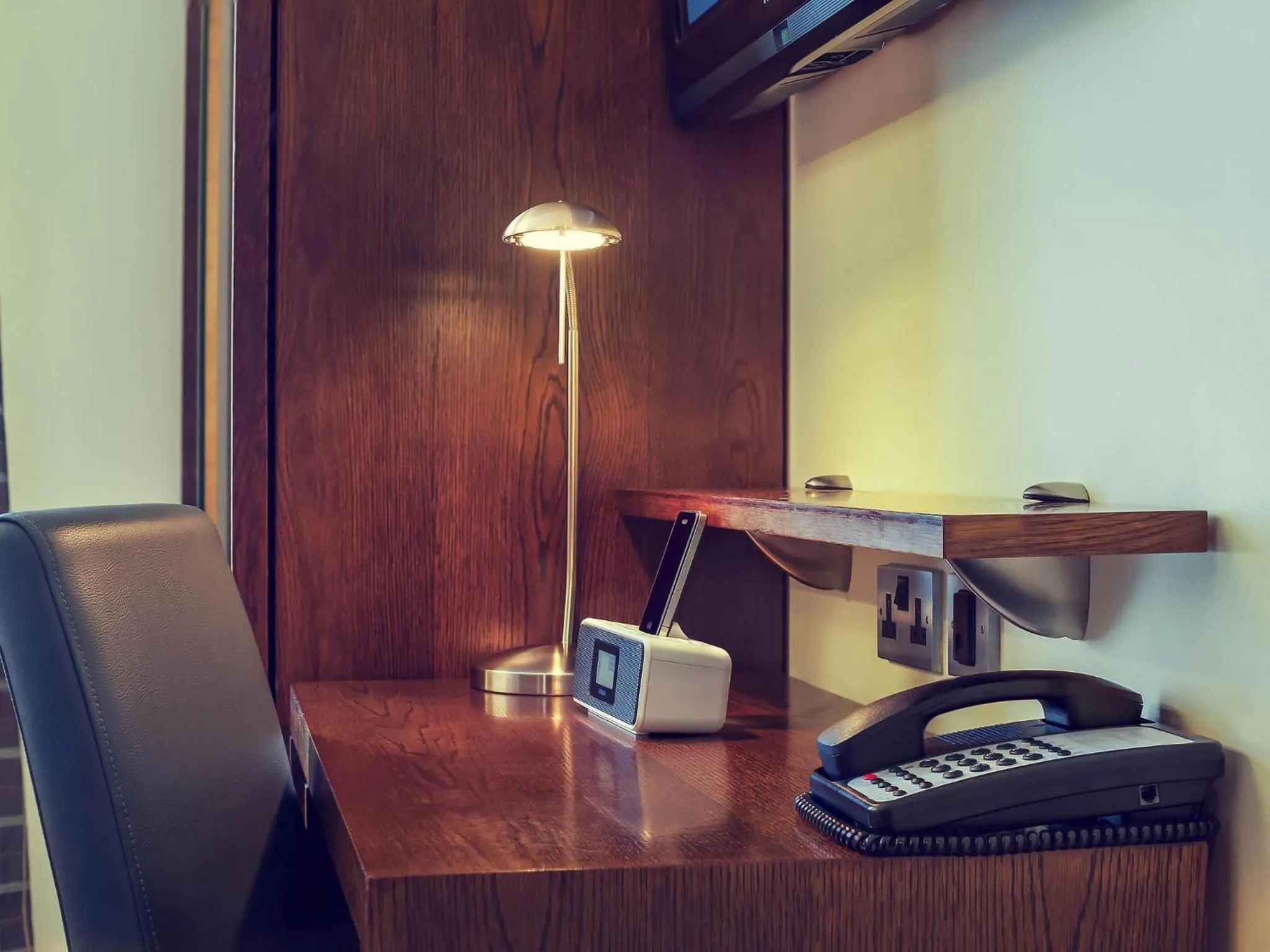 Bedroom in Mercure London Paddington Hotel