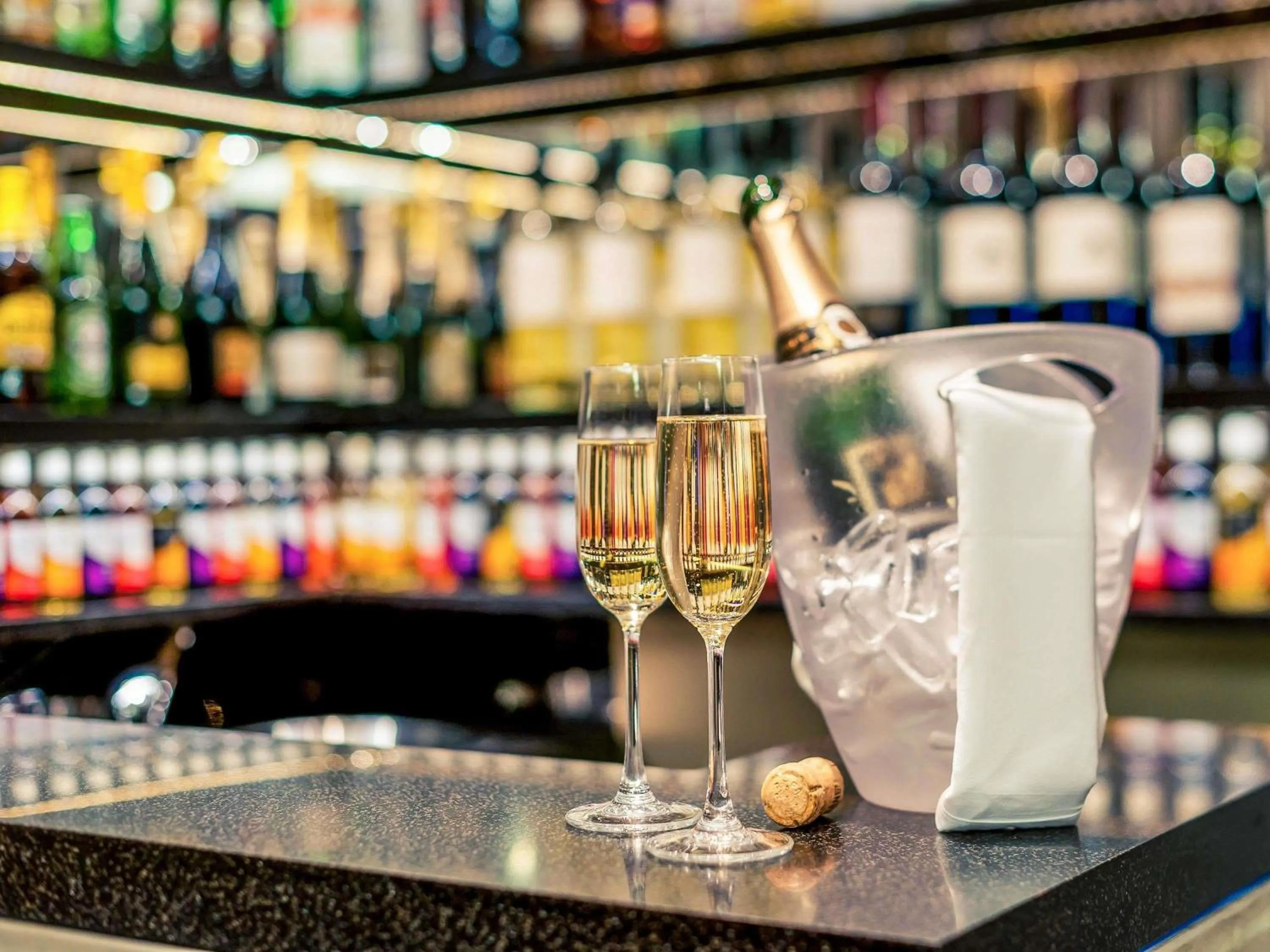 Lounge or bar in Mercure London Paddington Hotel