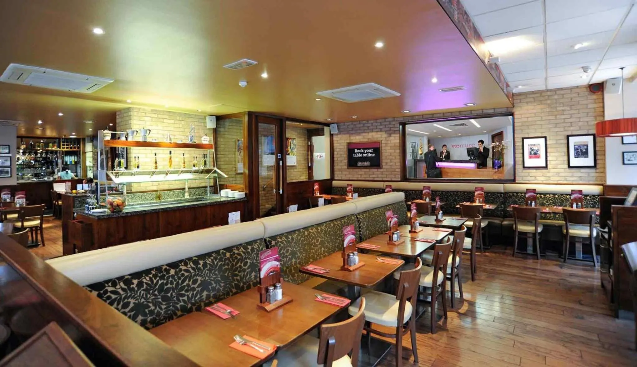 Restaurant/places to eat in Mercure London Paddington Hotel