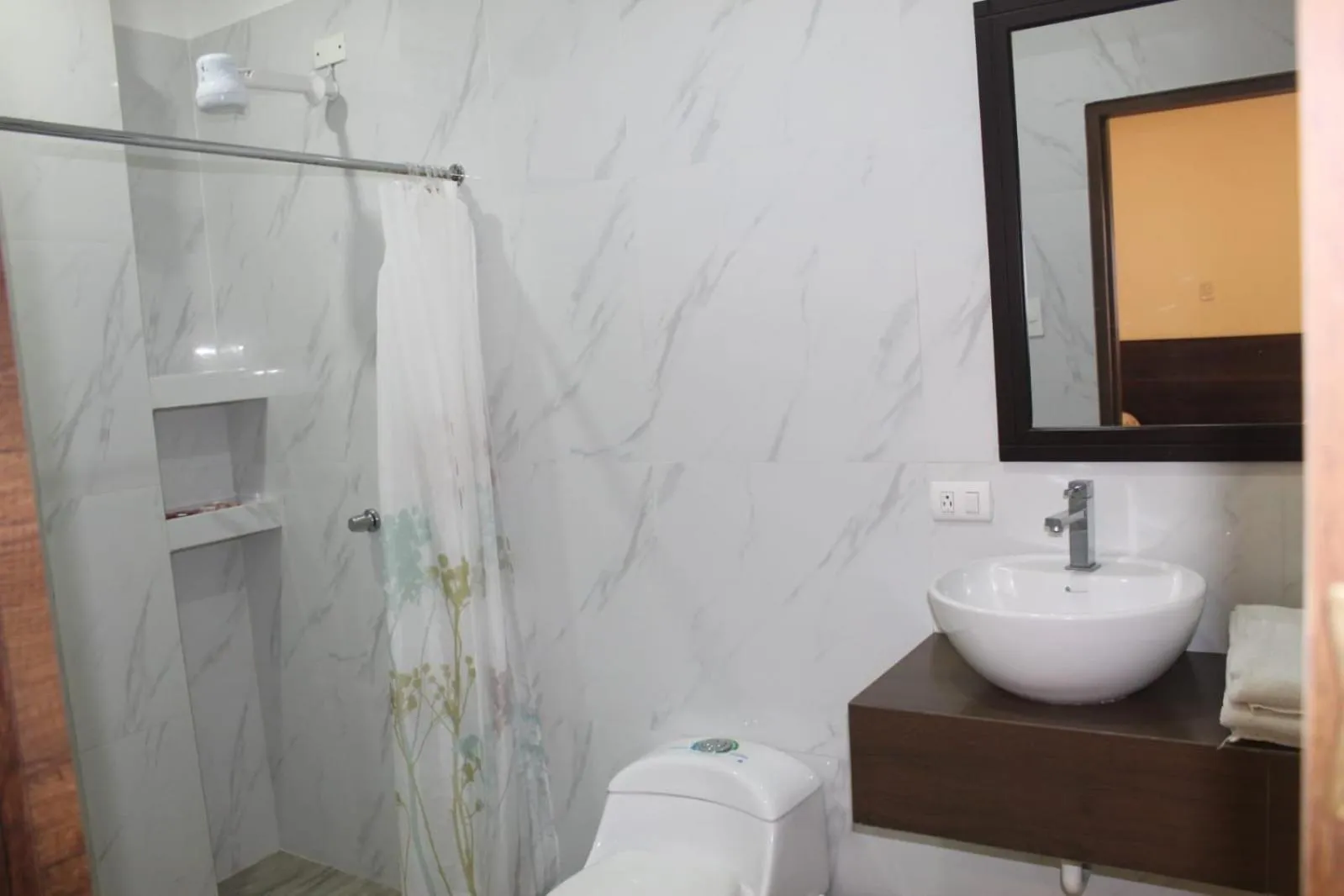 Bathroom in DC Suites Aeropuerto