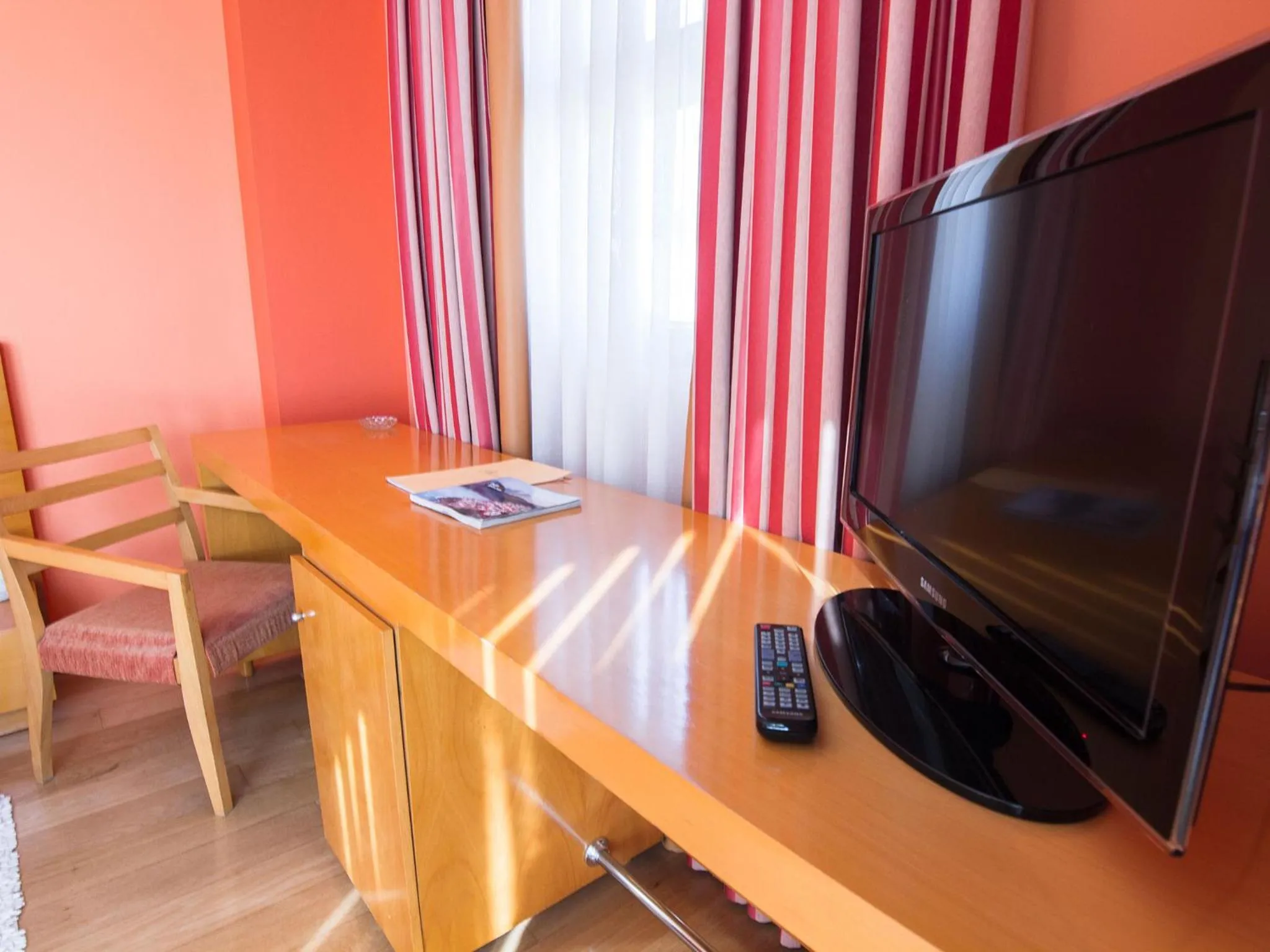 TV and multimedia in Hotel La Estación de Luanco