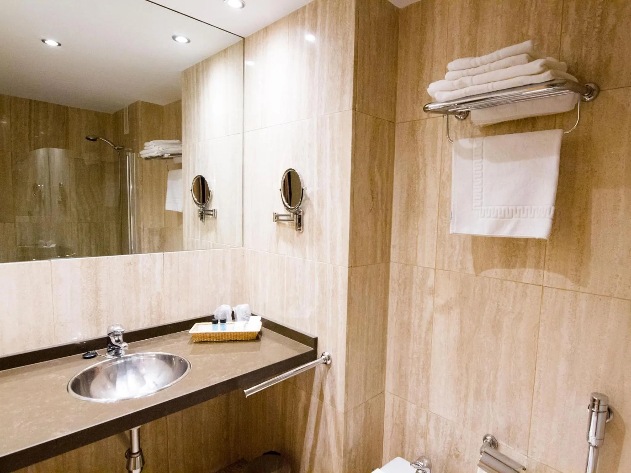 Shower in Hotel La Estación de Luanco