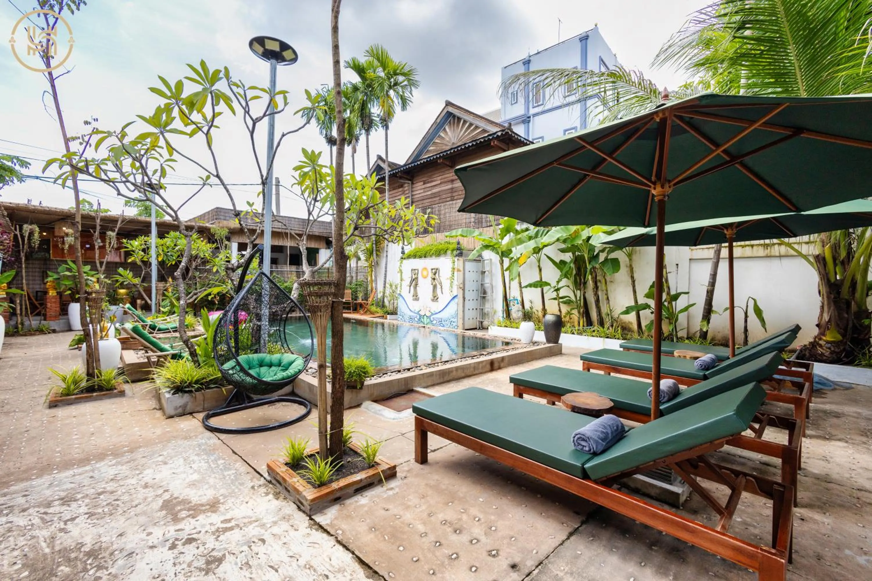 Swimming pool in Green BOUTiQUE