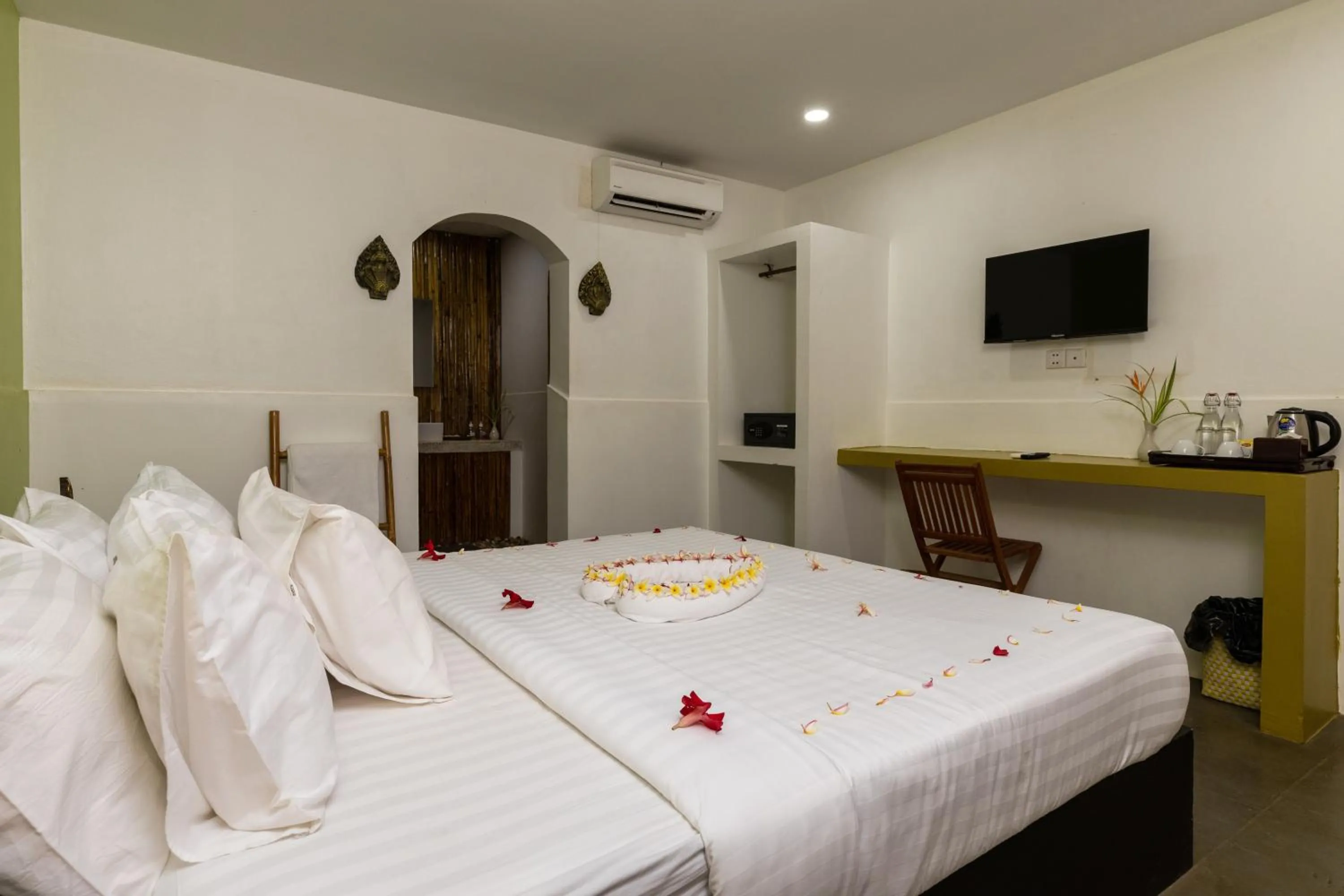 Bedroom, Bed in Green BOUTiQUE