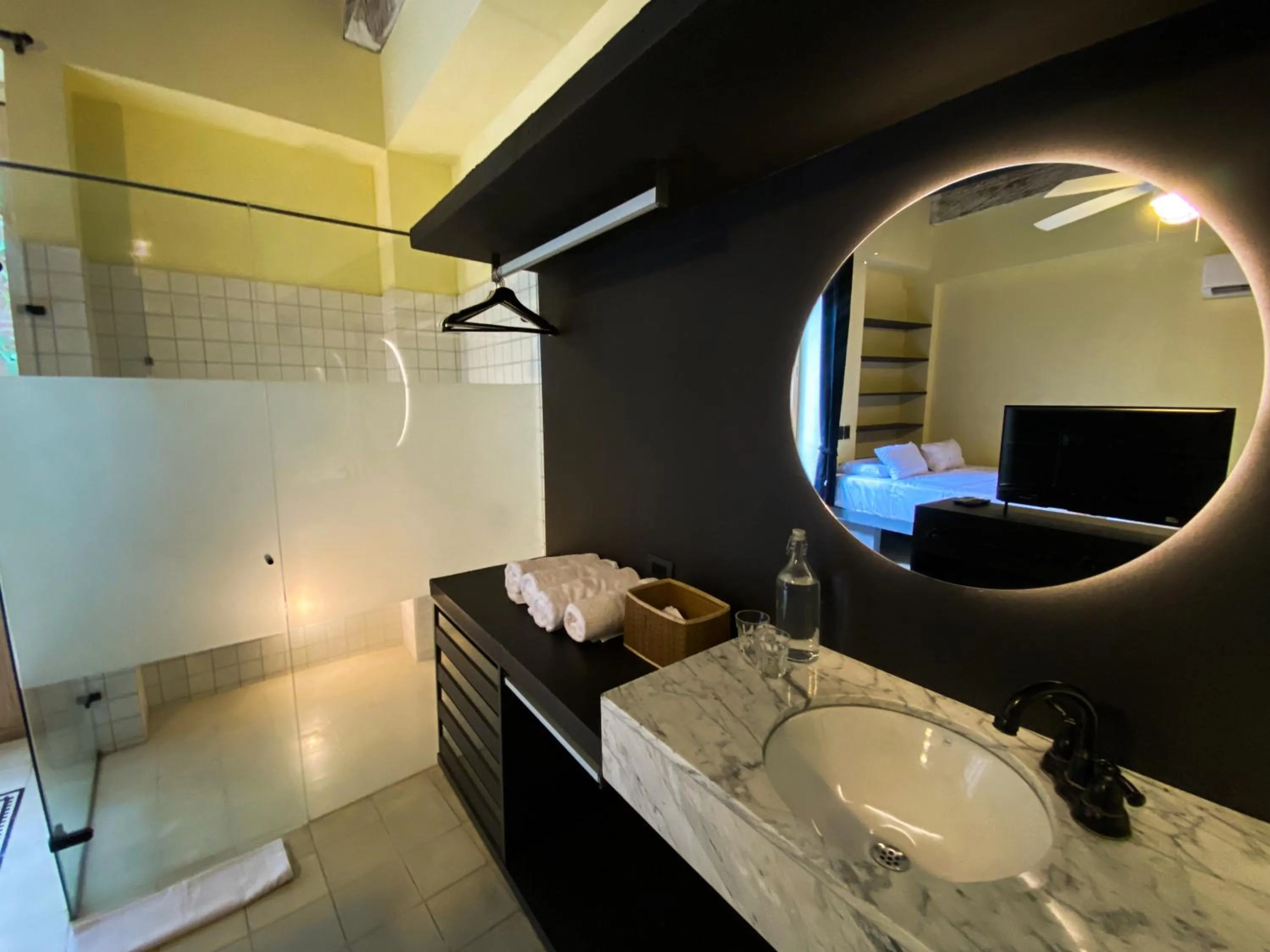 Bathroom in Casa Charlotte - Alma Hotels