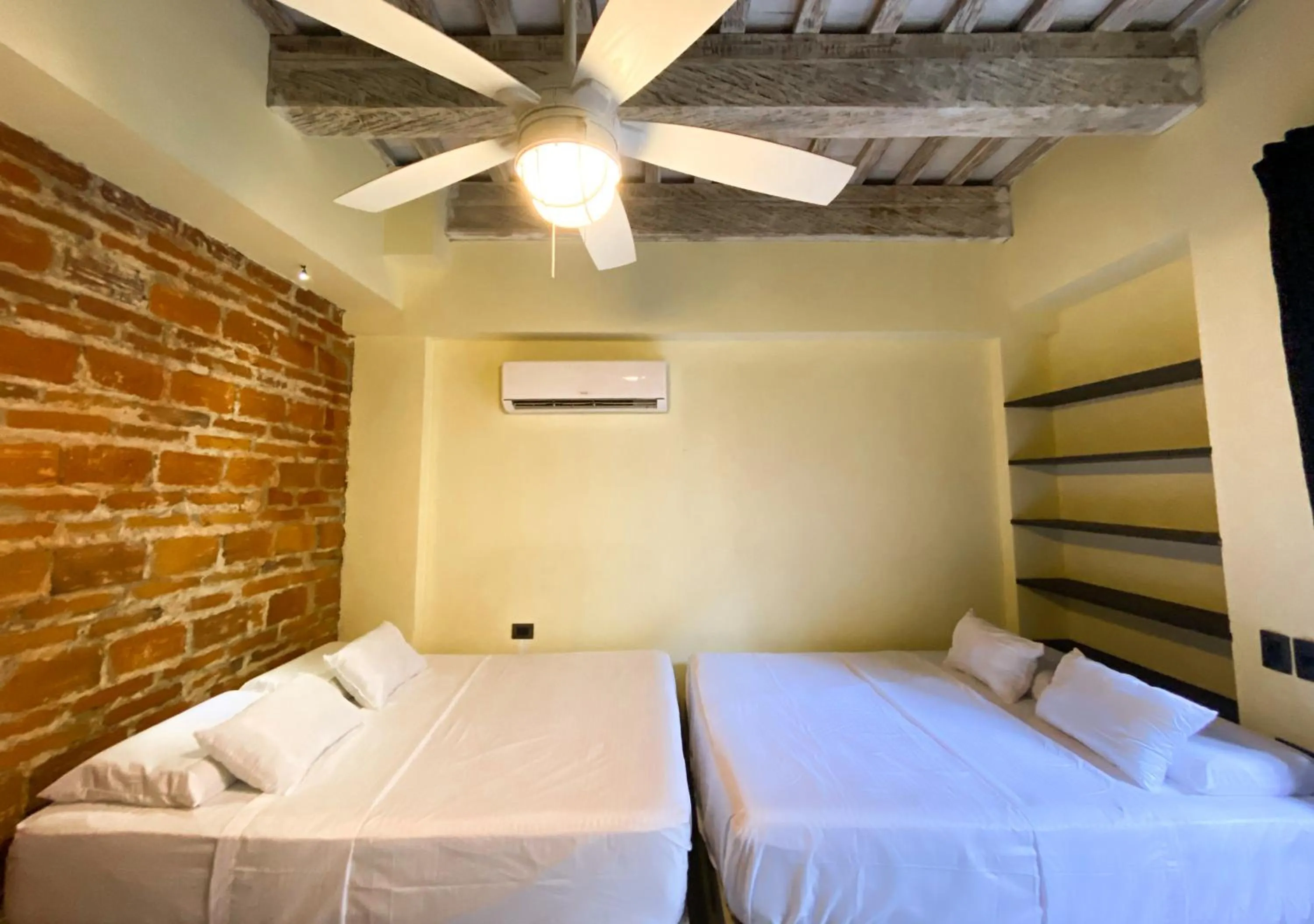 Bed in Casa Charlotte - Alma Hotels