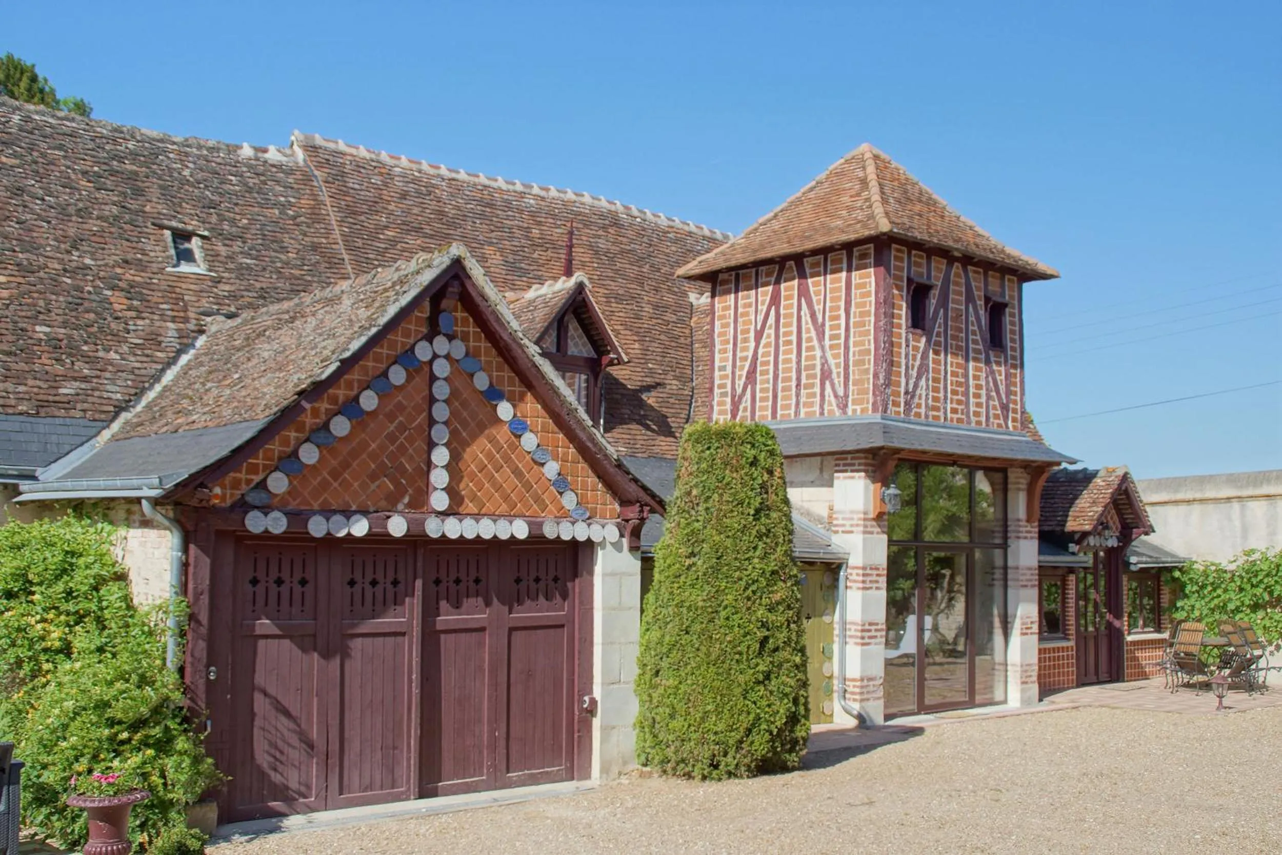 Property building in Manoir de la Maison Blanche