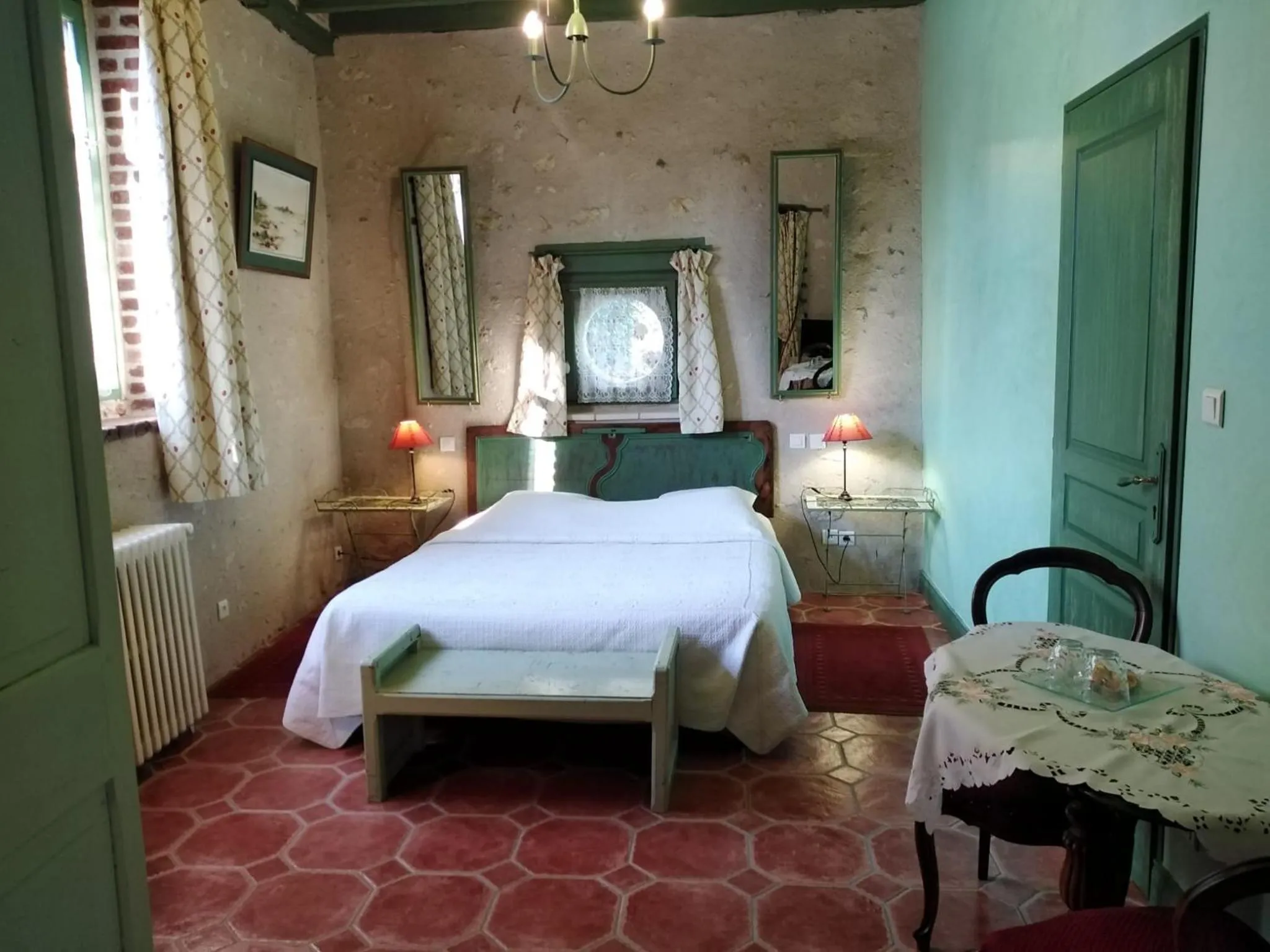 Bedroom, Bed in Manoir de la Maison Blanche