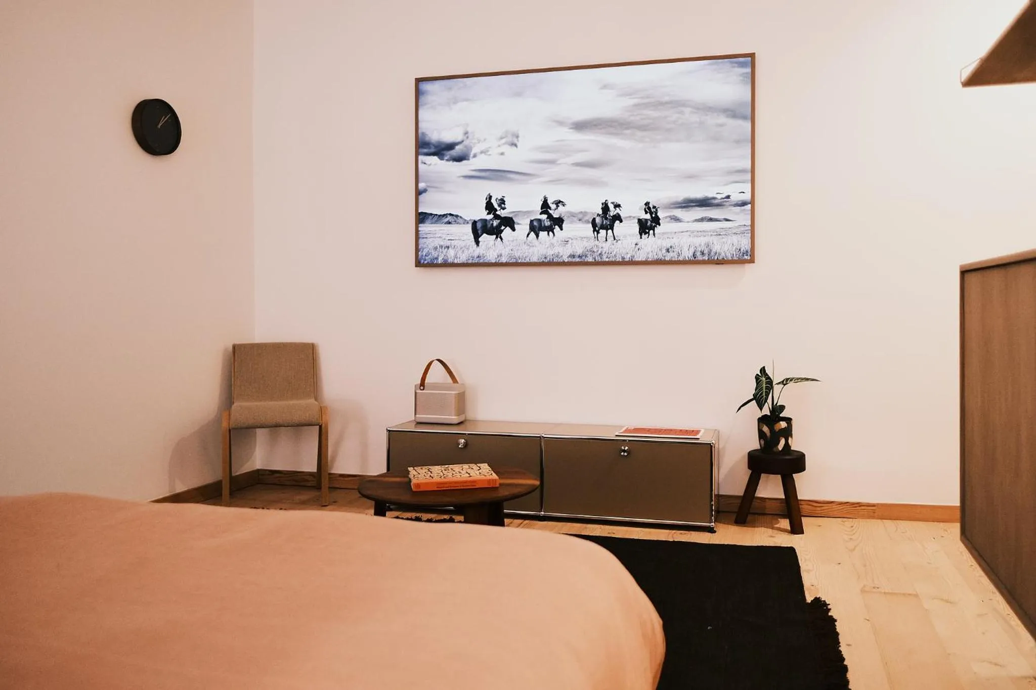 Bedroom in guesthouse by good neighbor